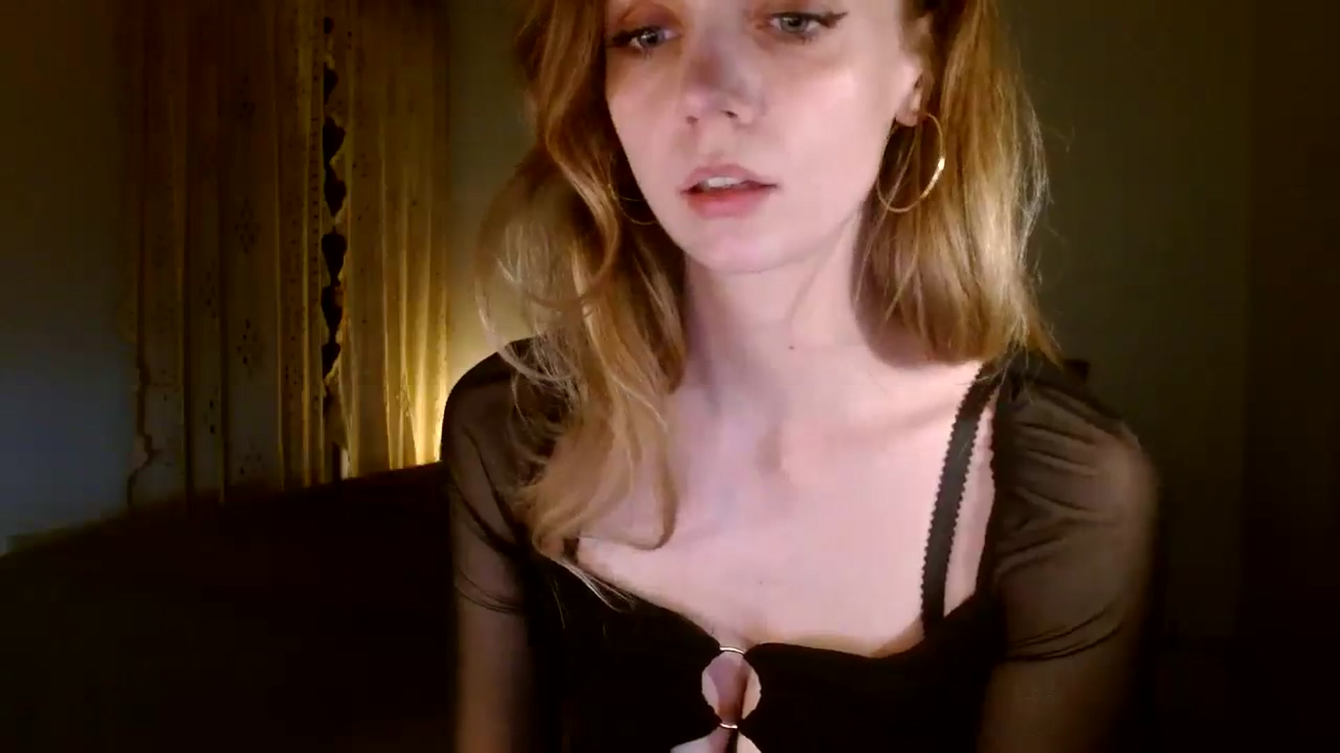 Gallery image thumbnail from muffinmoon's myfreecams stream on, 12/06/2024, 04:32 image 17 of 20