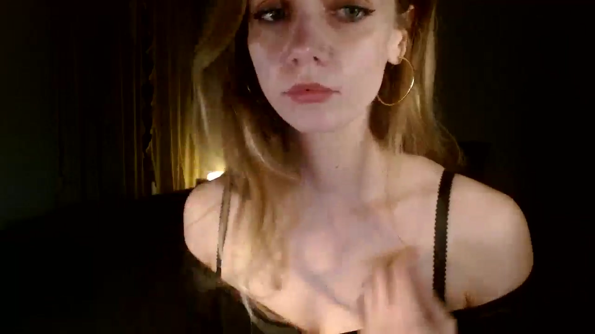 Gallery image thumbnail from muffinmoon's myfreecams stream on, 12/06/2024, 04:32 image 4 of 20