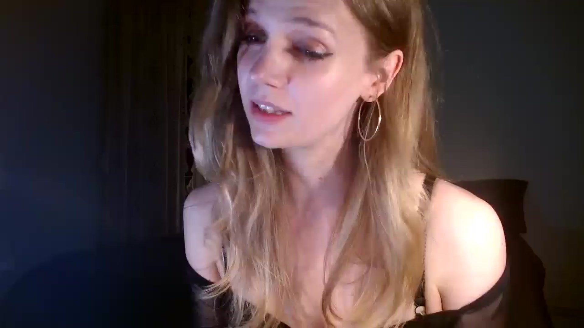 Gallery image thumbnail from muffinmoon's myfreecams stream on, 12/06/2024, 05:04 image 8 of 20