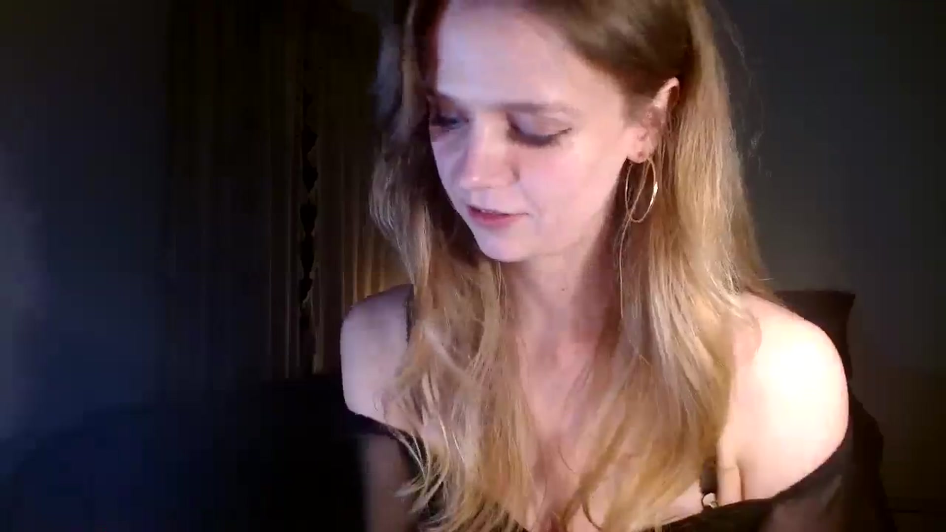 Gallery image thumbnail from muffinmoon's myfreecams stream on, 12/06/2024, 05:04 image 10 of 20