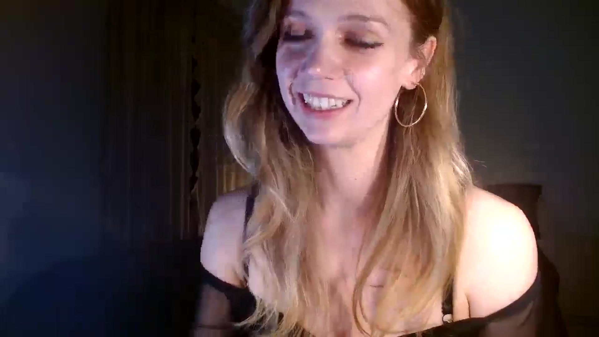 Gallery image thumbnail from muffinmoon's myfreecams stream on, 12/06/2024, 05:04 image 9 of 20