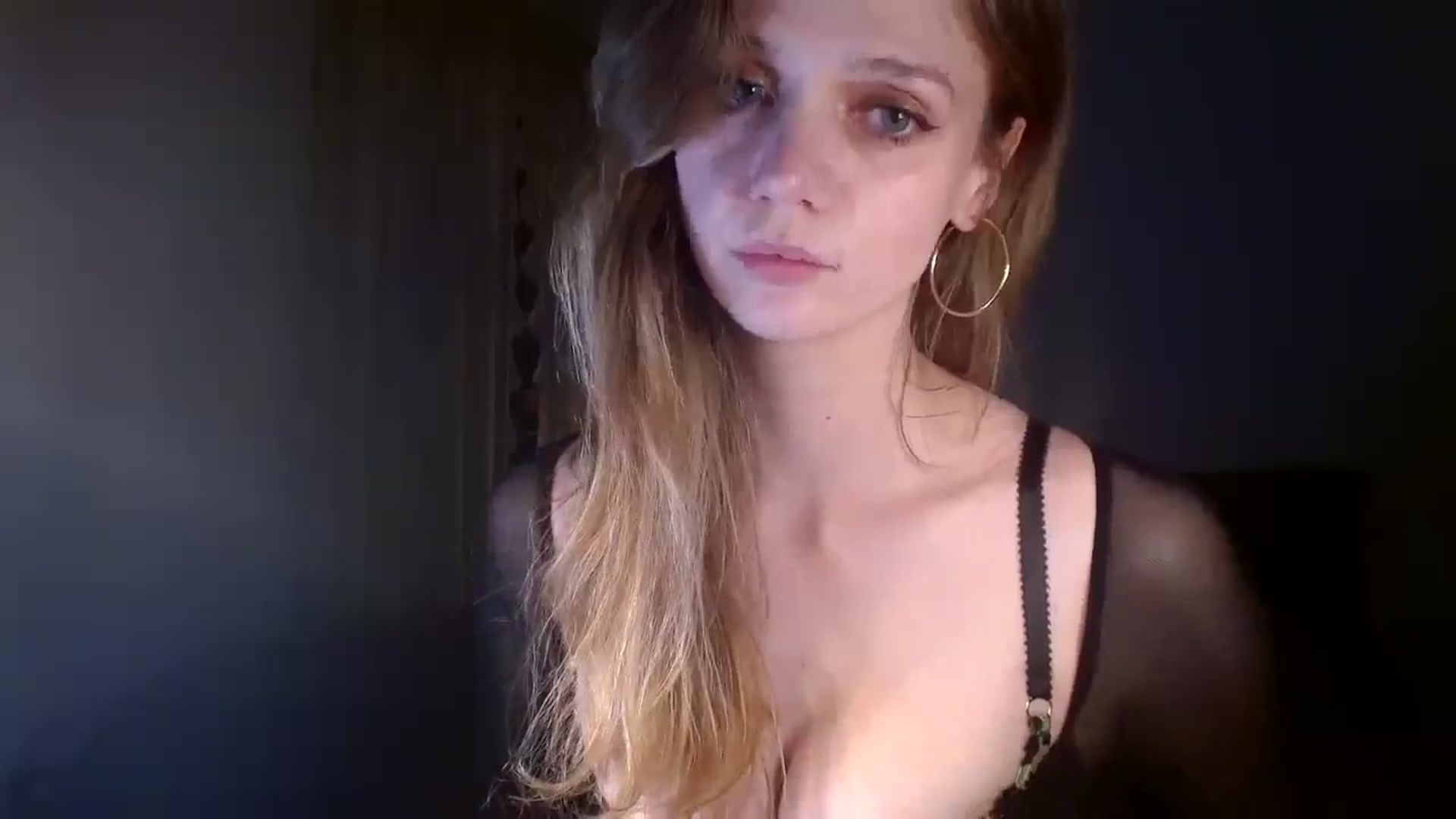 Gallery image thumbnail from muffinmoon's myfreecams stream on, 12/06/2024, 06:30 image 4 of 20