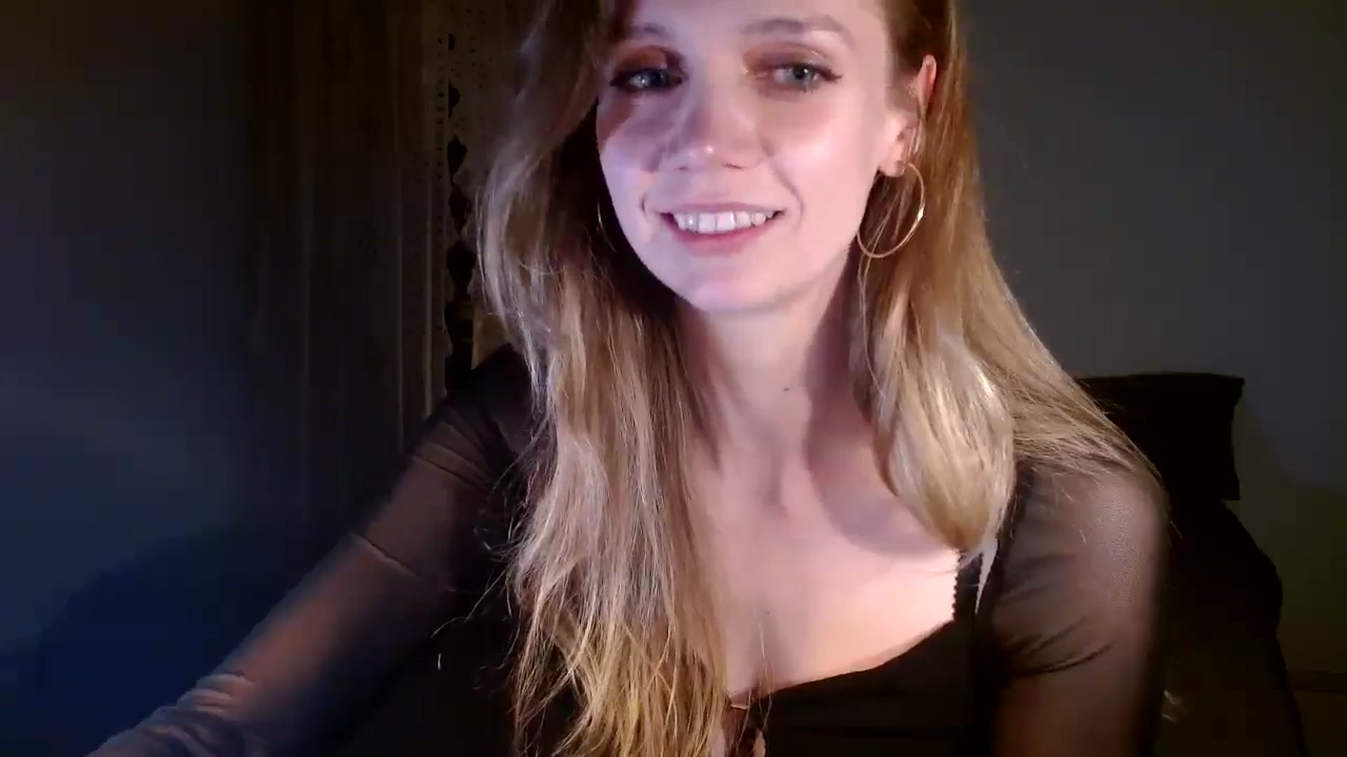 Gallery image thumbnail from muffinmoon's myfreecams stream on, 12/06/2024, 06:30 image 12 of 20