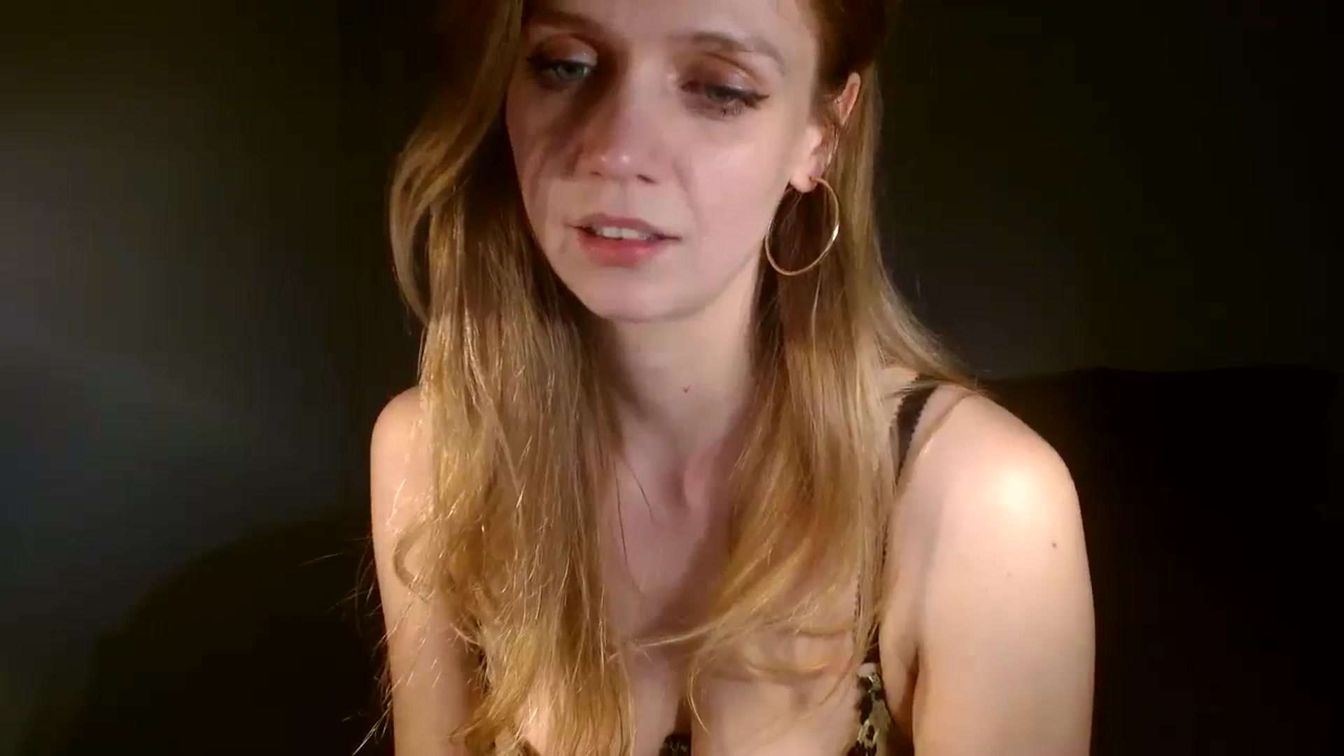 Gallery image thumbnail from muffinmoon's myfreecams stream on, 12/06/2024, 06:57 image 7 of 20