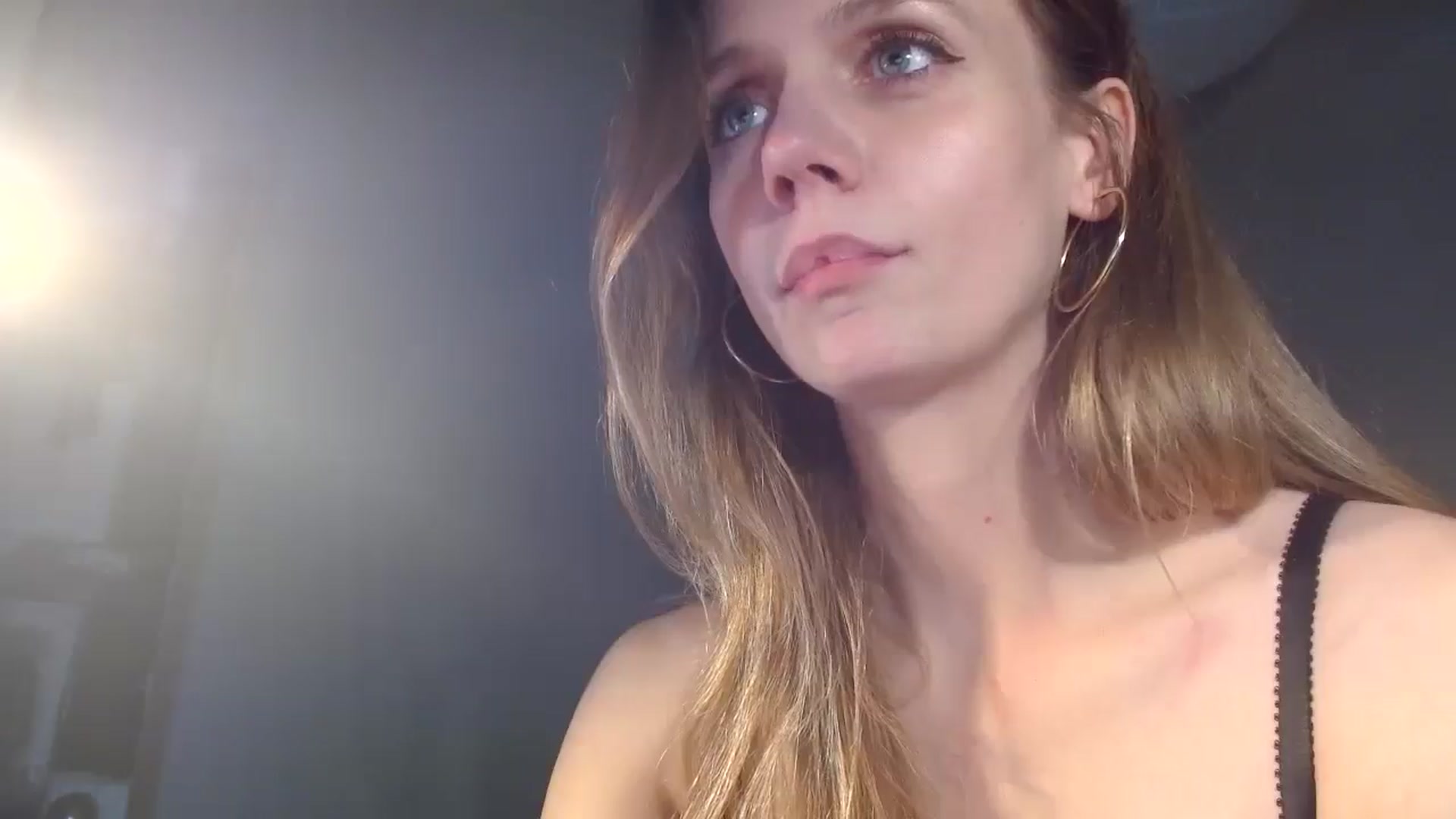 Gallery image thumbnail from muffinmoon's myfreecams stream on, 12/06/2024, 06:57 image 16 of 20