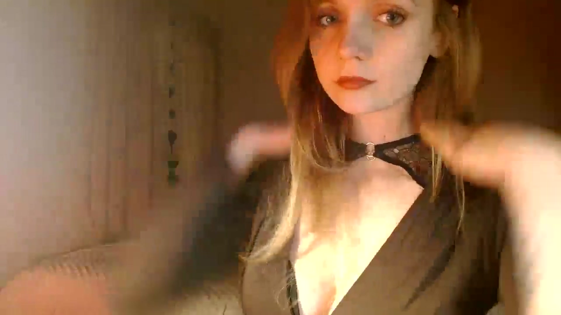 Gallery image thumbnail from muffinmoon's myfreecams stream on, 12/08/2024, 05:36 image 6 of 20