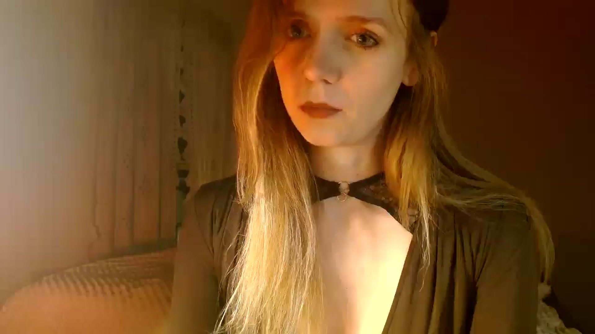 Gallery image thumbnail from muffinmoon's myfreecams stream on, 12/08/2024, 05:36 image 5 of 20