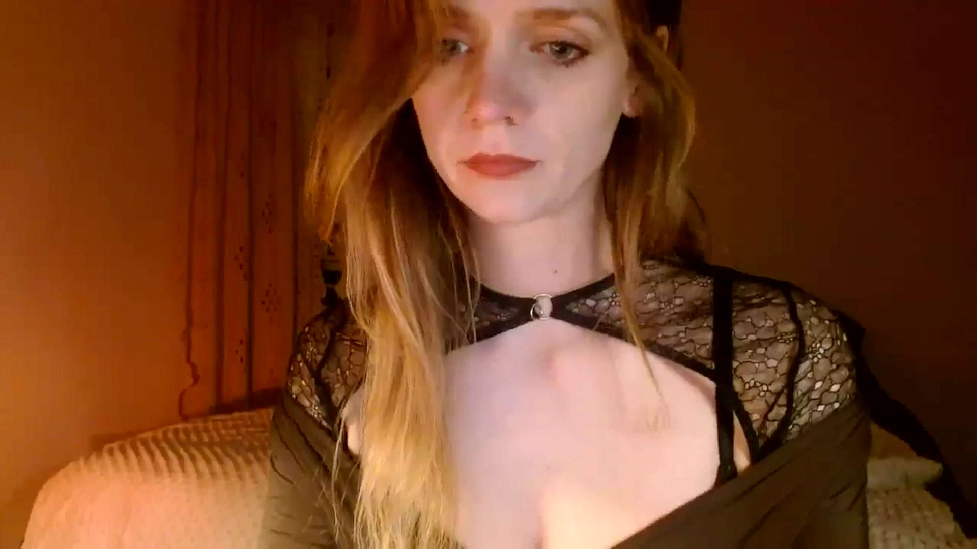 Gallery image thumbnail from muffinmoon's myfreecams stream on, 12/08/2024, 05:36 image 16 of 20
