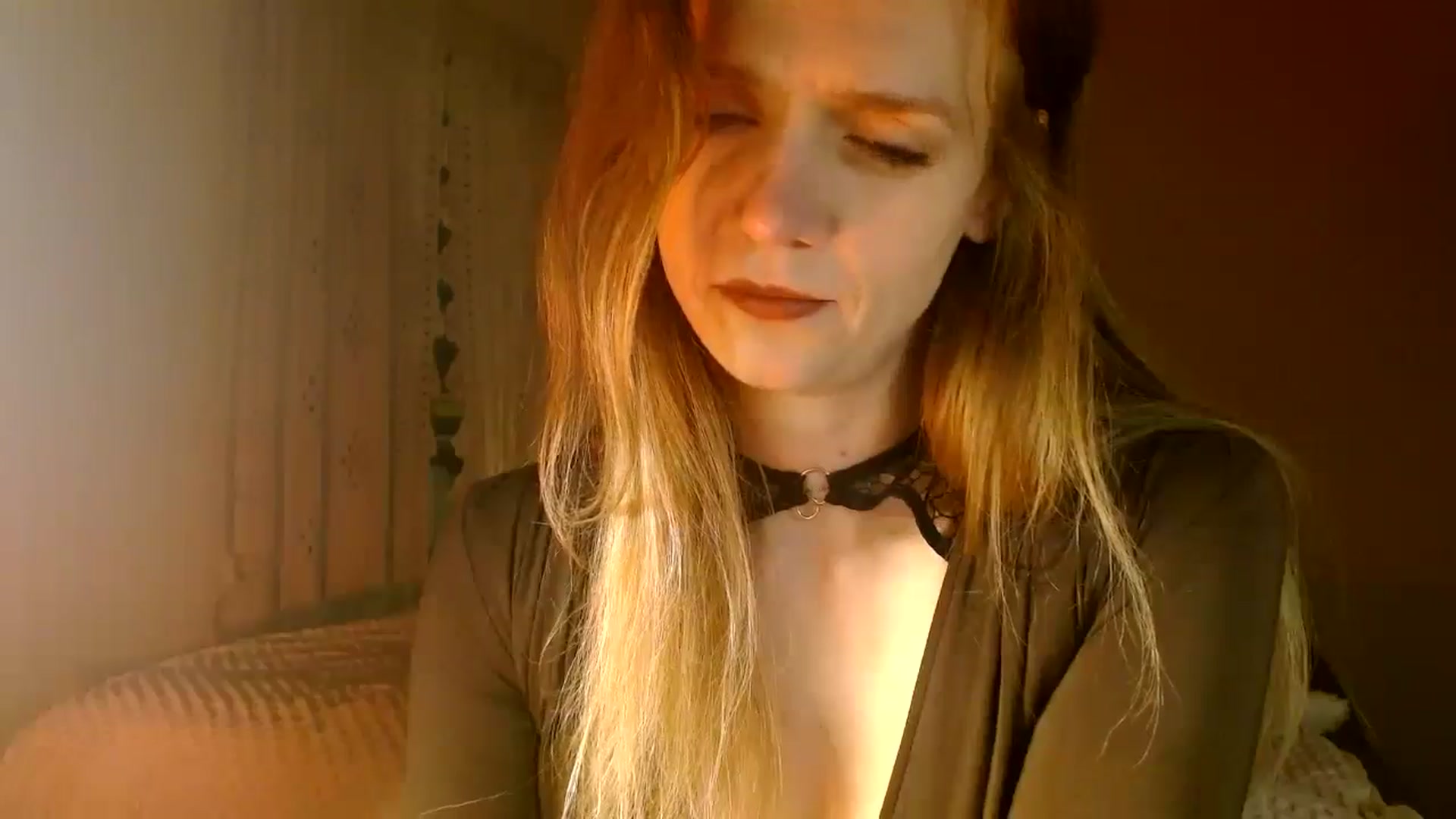 Gallery image thumbnail from muffinmoon's myfreecams stream on, 12/08/2024, 05:36 image 4 of 20