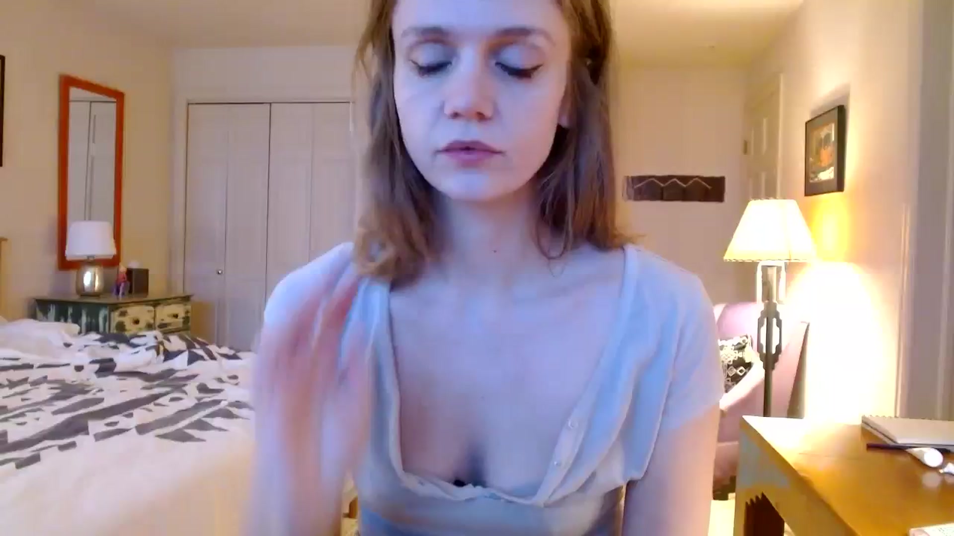 Gallery image thumbnail from muffinmoon's myfreecams stream on, 12/14/2024, 23:59 image 8 of 20