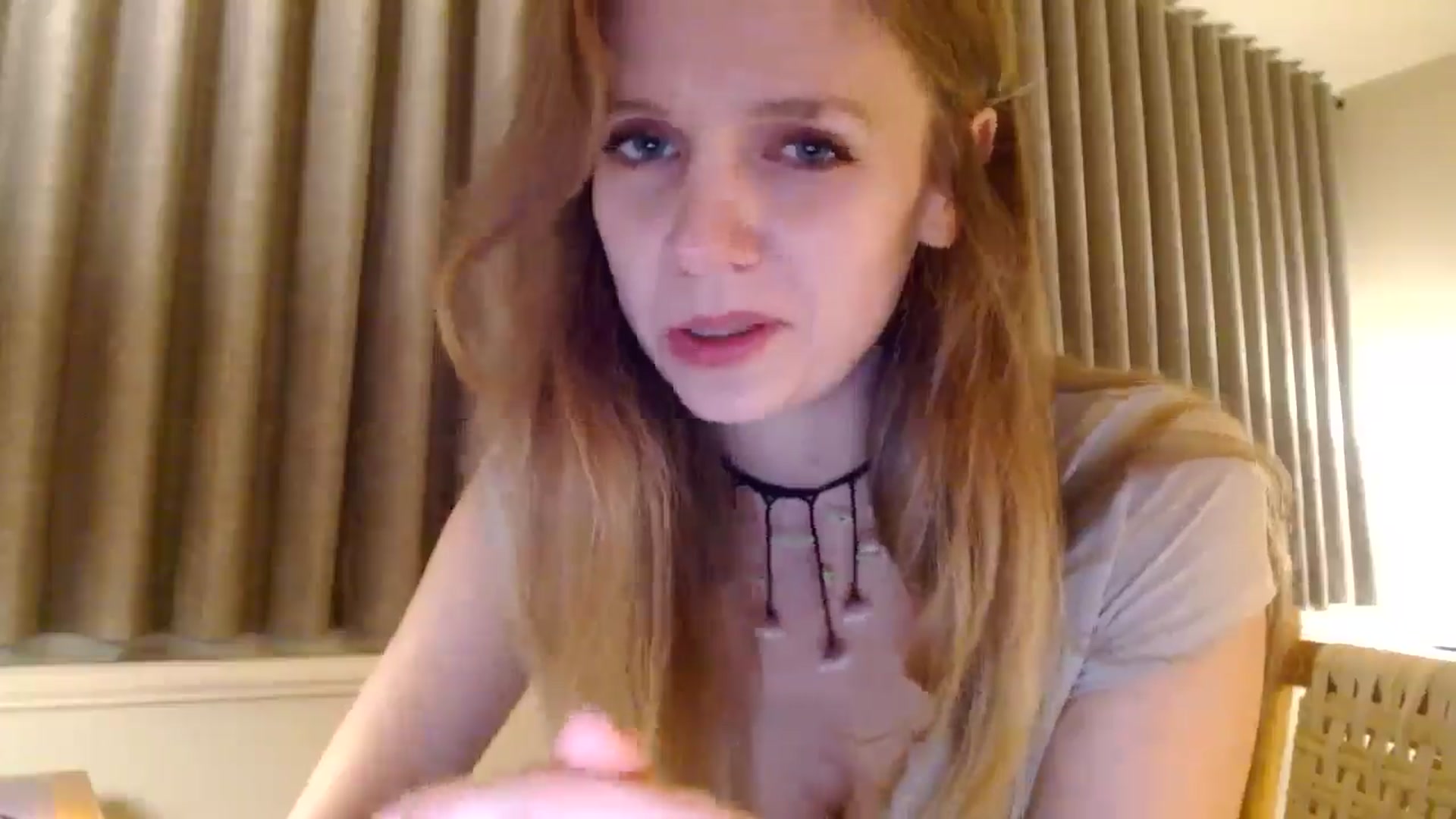 Gallery image thumbnail from muffinmoon's myfreecams stream on, 12/15/2024, 07:45 image 8 of 20
