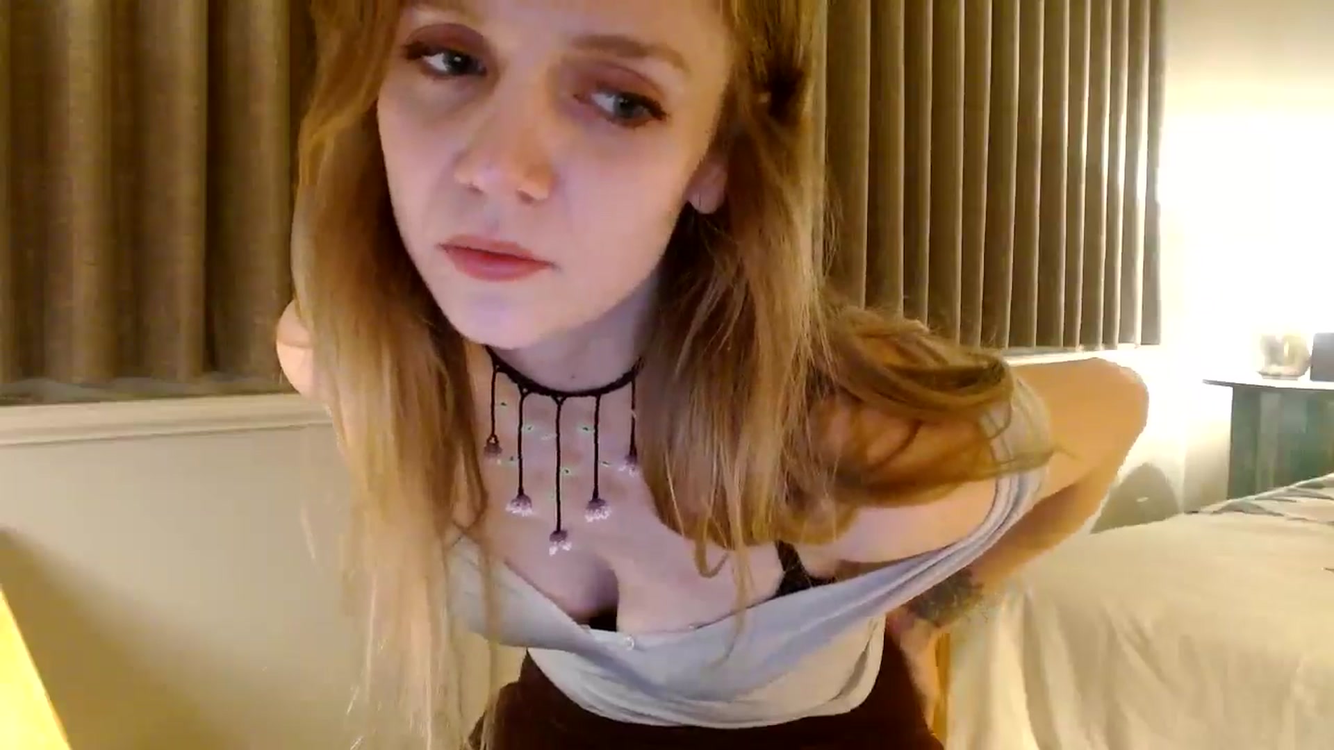 Gallery image thumbnail from muffinmoon's myfreecams stream on, 12/15/2024, 07:45 image 3 of 20