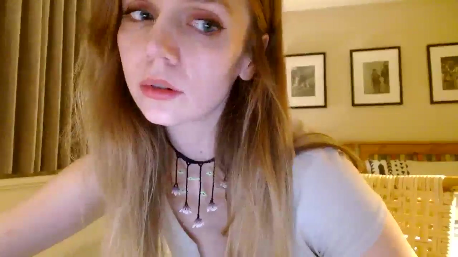 Gallery image thumbnail from muffinmoon's myfreecams stream on, 12/15/2024, 07:45 image 10 of 20