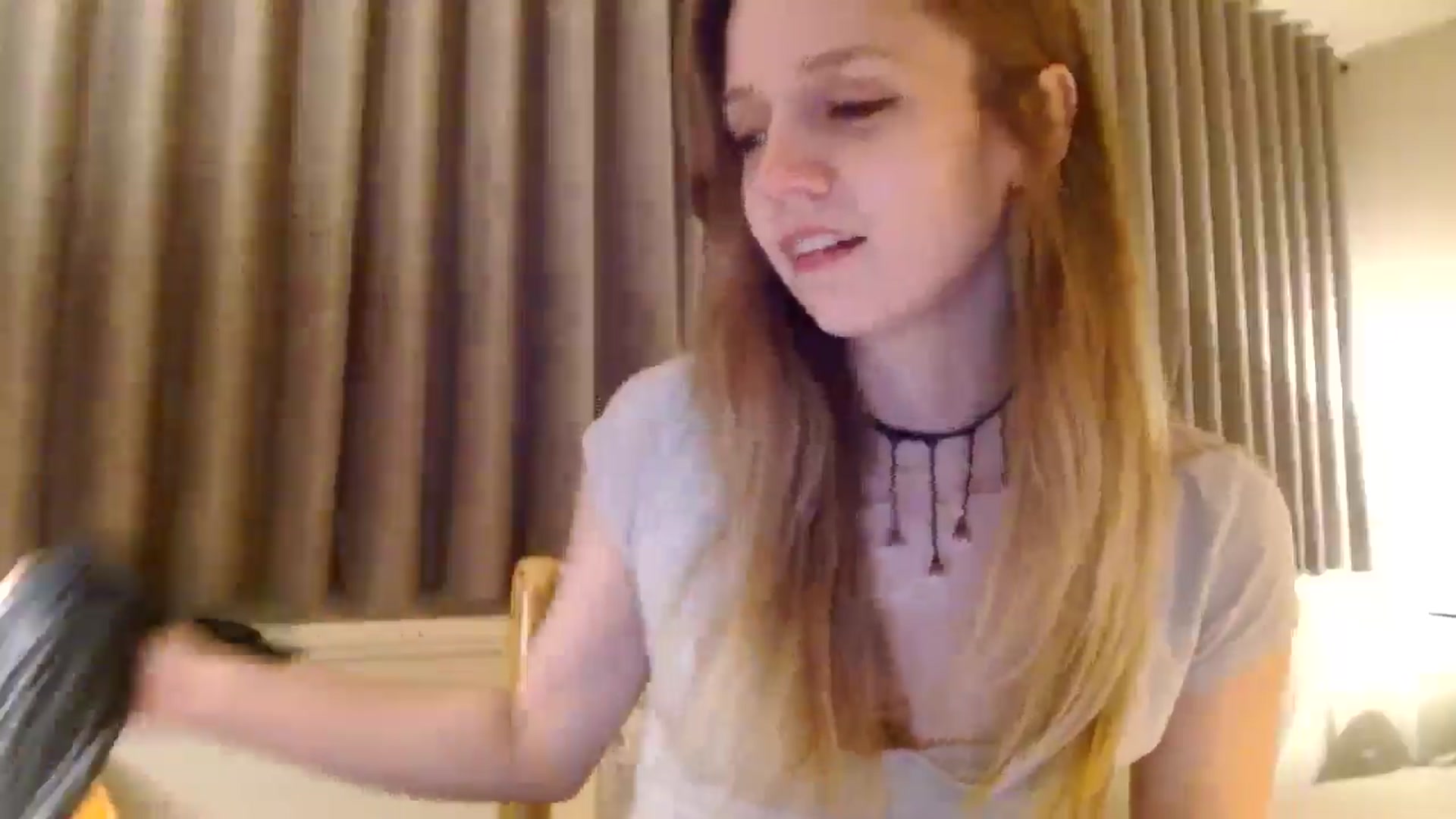 Gallery image thumbnail from muffinmoon's myfreecams stream on, 12/15/2024, 07:45 image 7 of 20