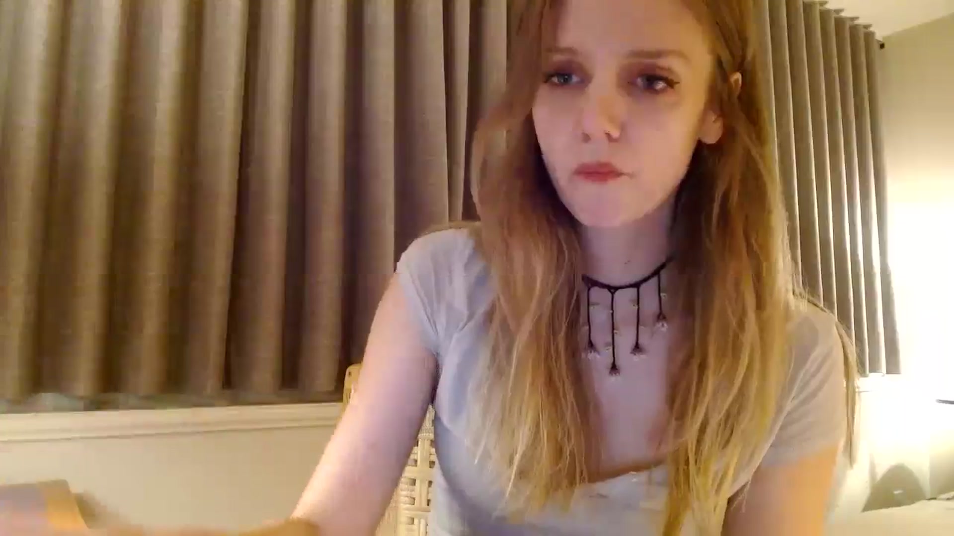 Gallery image thumbnail from muffinmoon's myfreecams stream on, 12/15/2024, 07:45 image 6 of 20