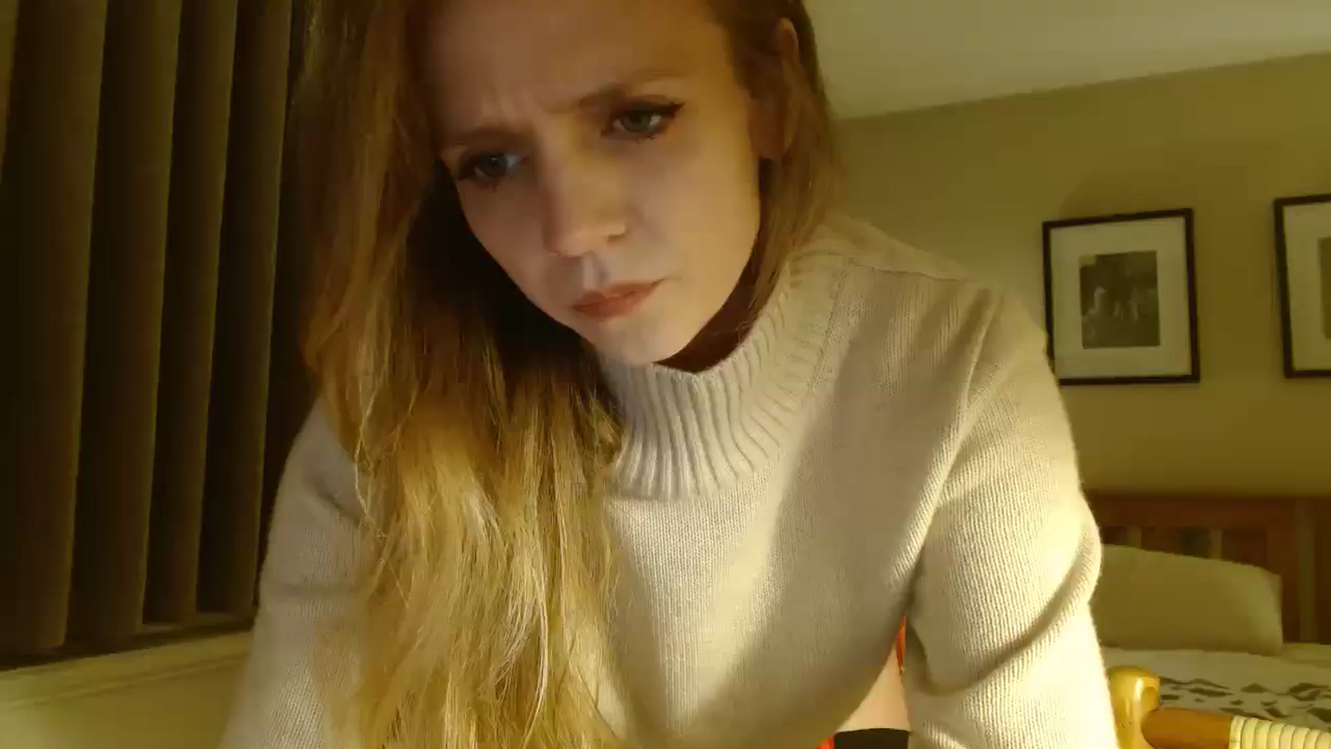 Gallery image thumbnail from muffinmoon's myfreecams stream on, 12/17/2024, 07:17 image 3 of 20