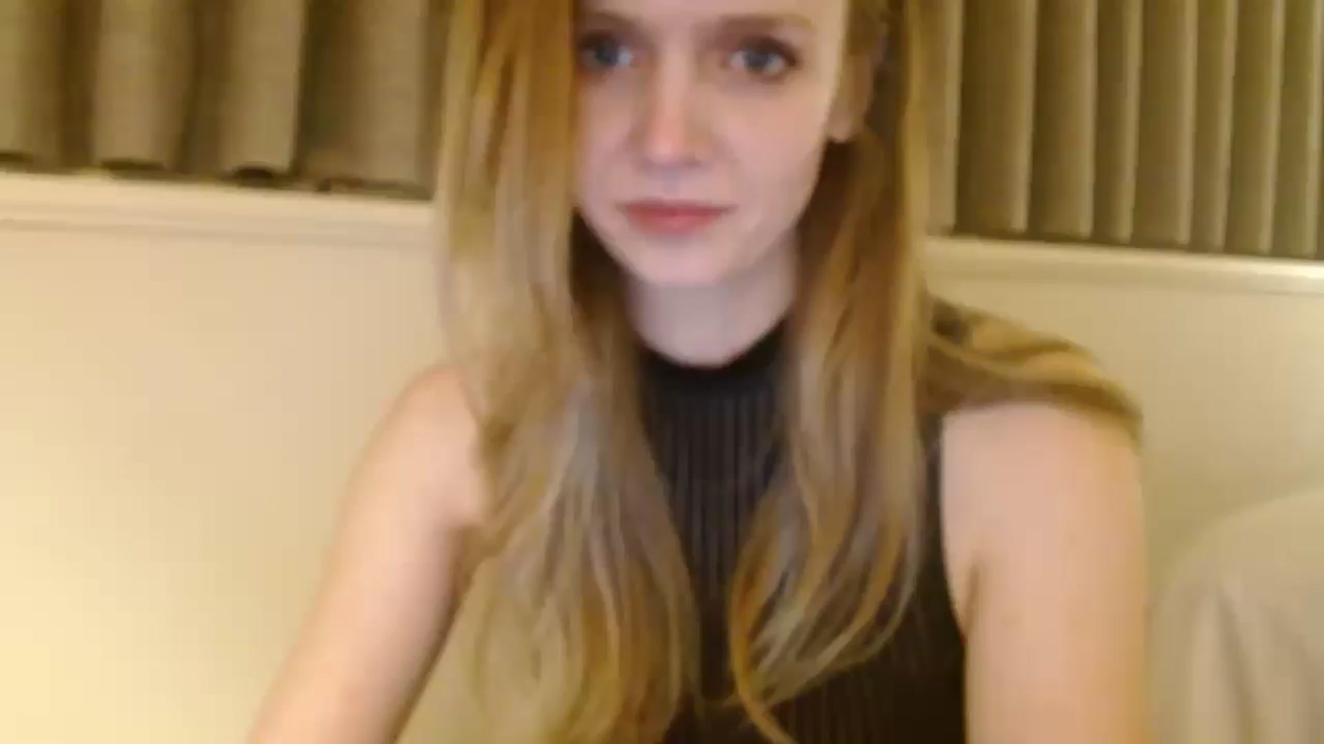 Gallery image thumbnail from muffinmoon's myfreecams stream on, 12/17/2024, 07:32 image 1 of 20