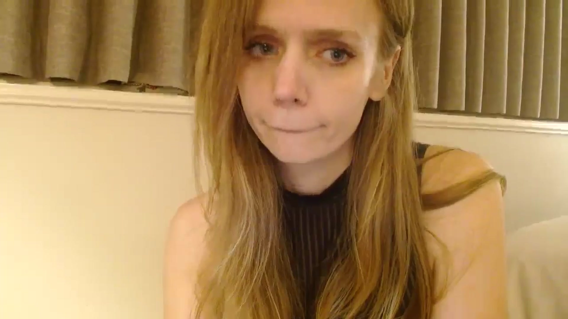 Gallery image thumbnail from muffinmoon's myfreecams stream on, 12/17/2024, 07:32 image 2 of 20