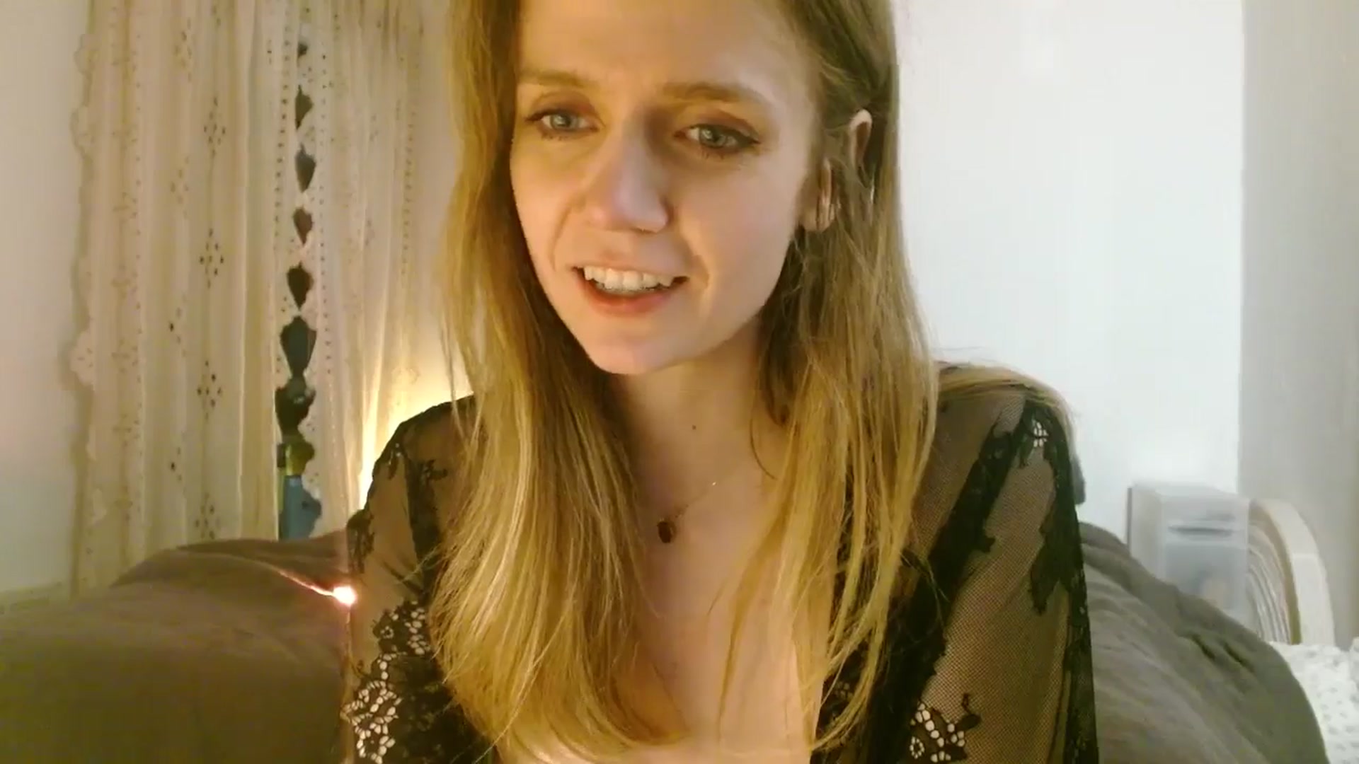 Gallery image thumbnail from muffinmoon's myfreecams stream on, 01/31/2025, 08:18 image 19 of 20