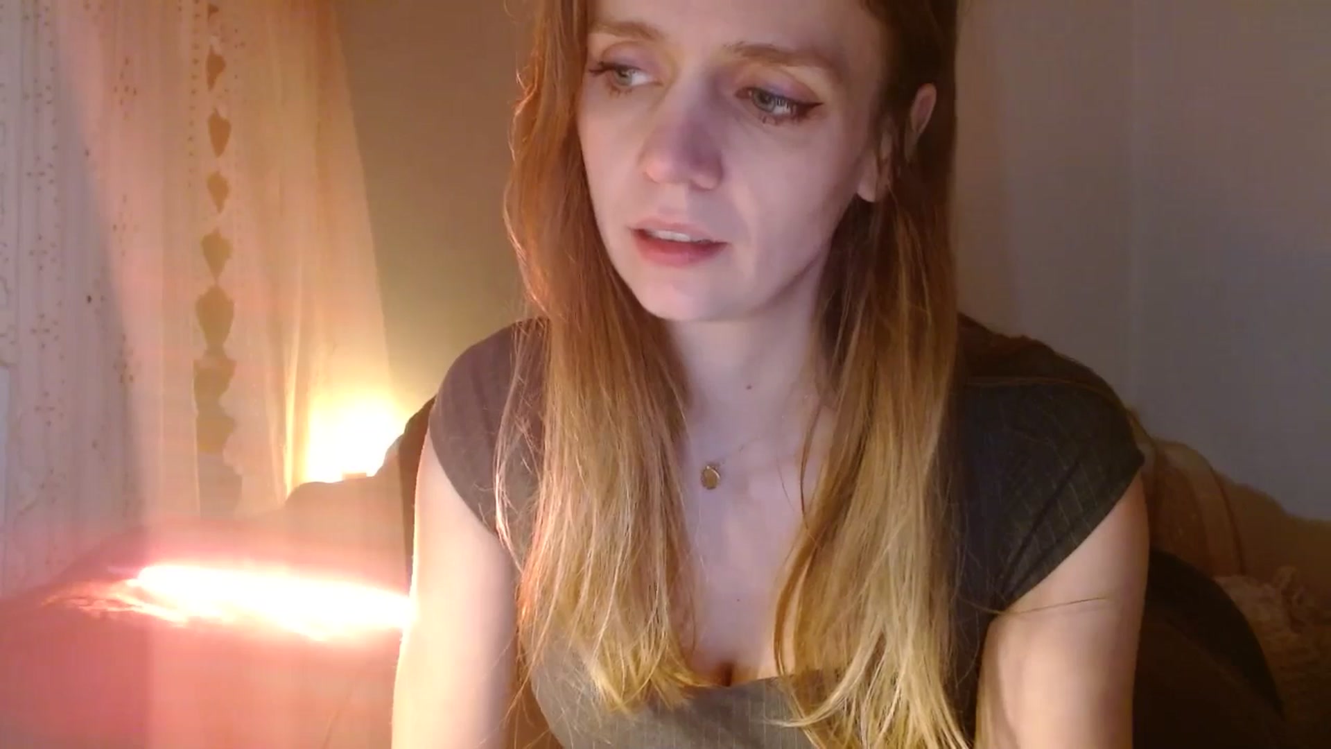 Gallery image thumbnail from muffinmoon's myfreecams stream on, 01/31/2025, 08:18 image 8 of 20