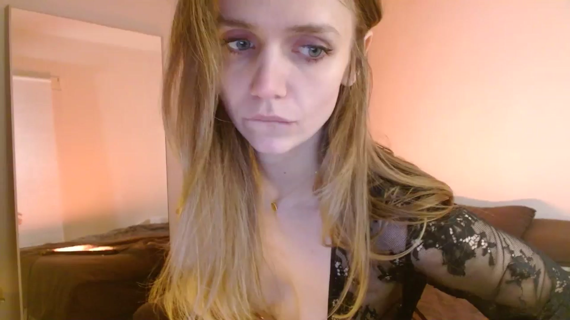Gallery image thumbnail from muffinmoon's myfreecams stream on, 01/31/2025, 08:18 image 16 of 20