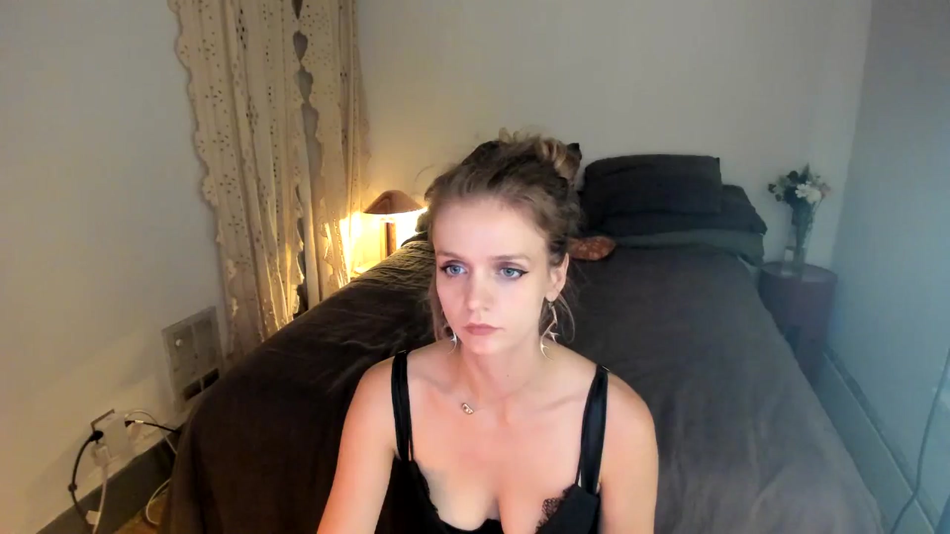 Gallery image thumbnail from muffinmoon's myfreecams stream on, 08/15/2025, 04:49 image 20 of 20
