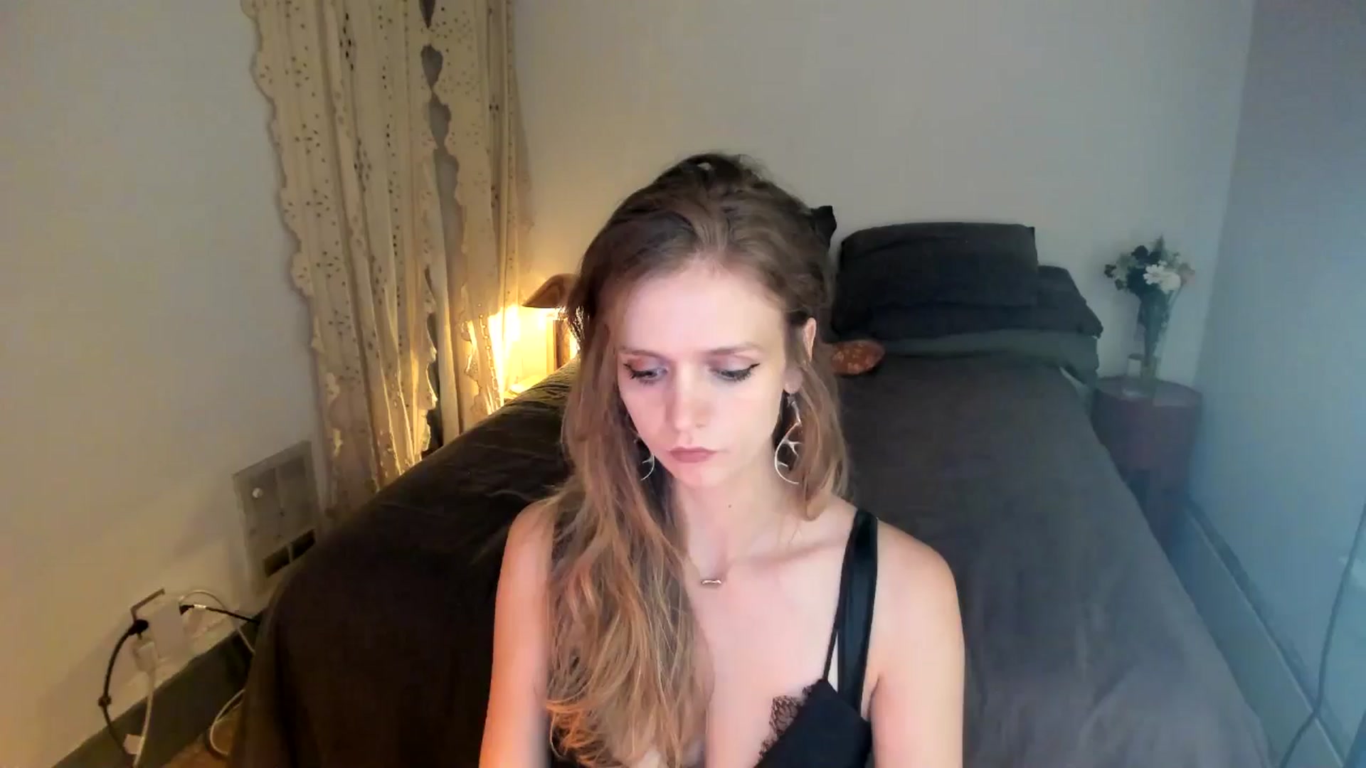 Gallery image thumbnail from muffinmoon's myfreecams stream on, 08/15/2025, 04:49 image 18 of 20