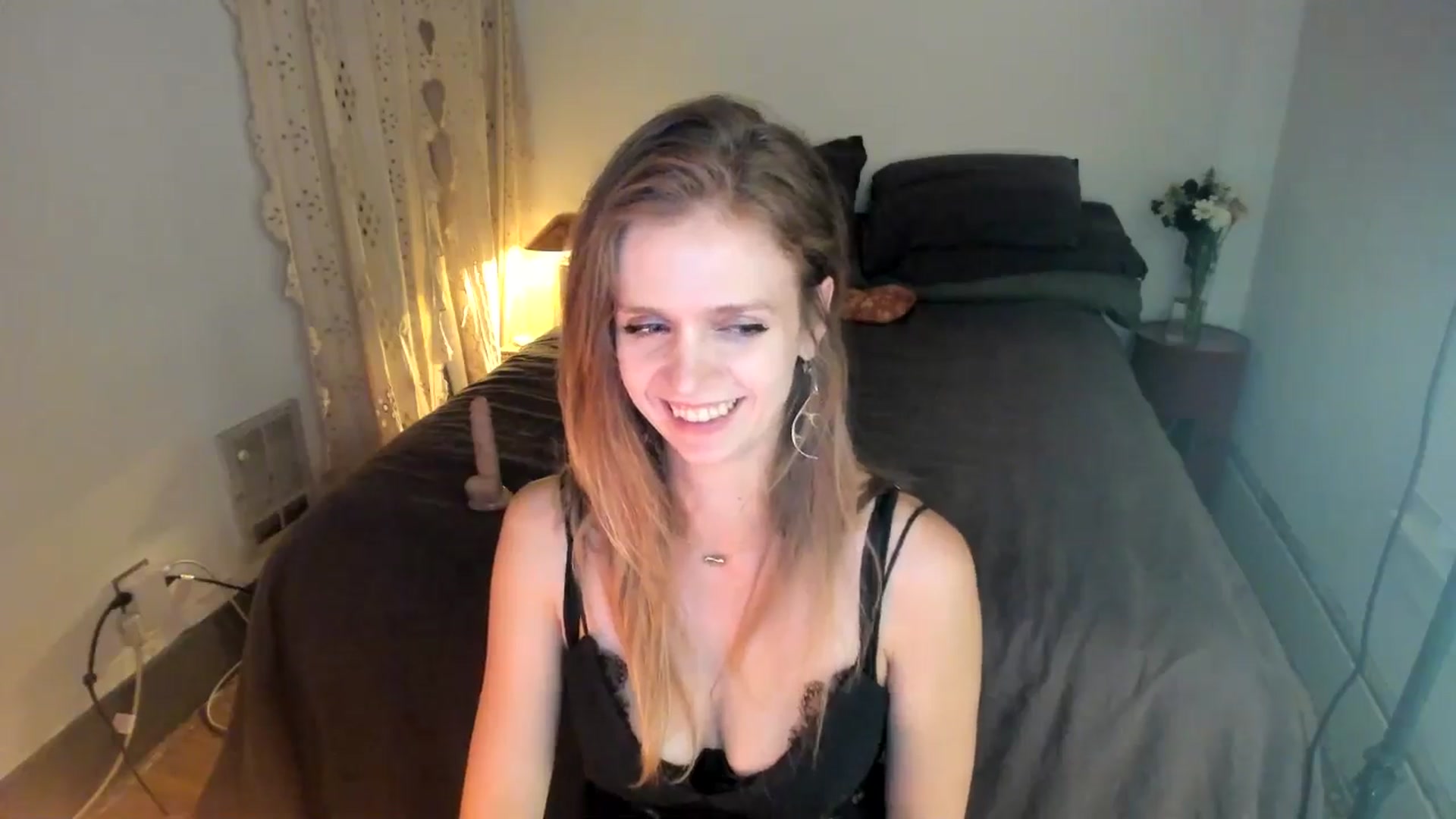 Gallery image thumbnail from muffinmoon's myfreecams stream on, 08/15/2025, 06:38 image 10 of 20