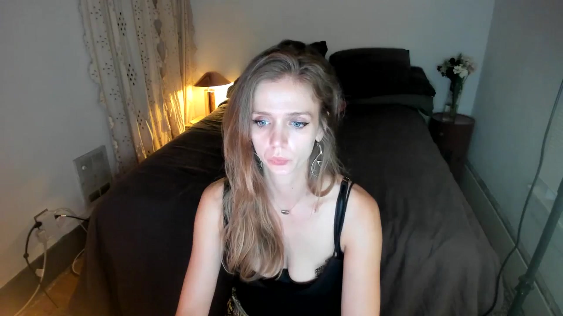 Gallery image thumbnail from muffinmoon's myfreecams stream on, 08/15/2025, 06:38 image 5 of 20