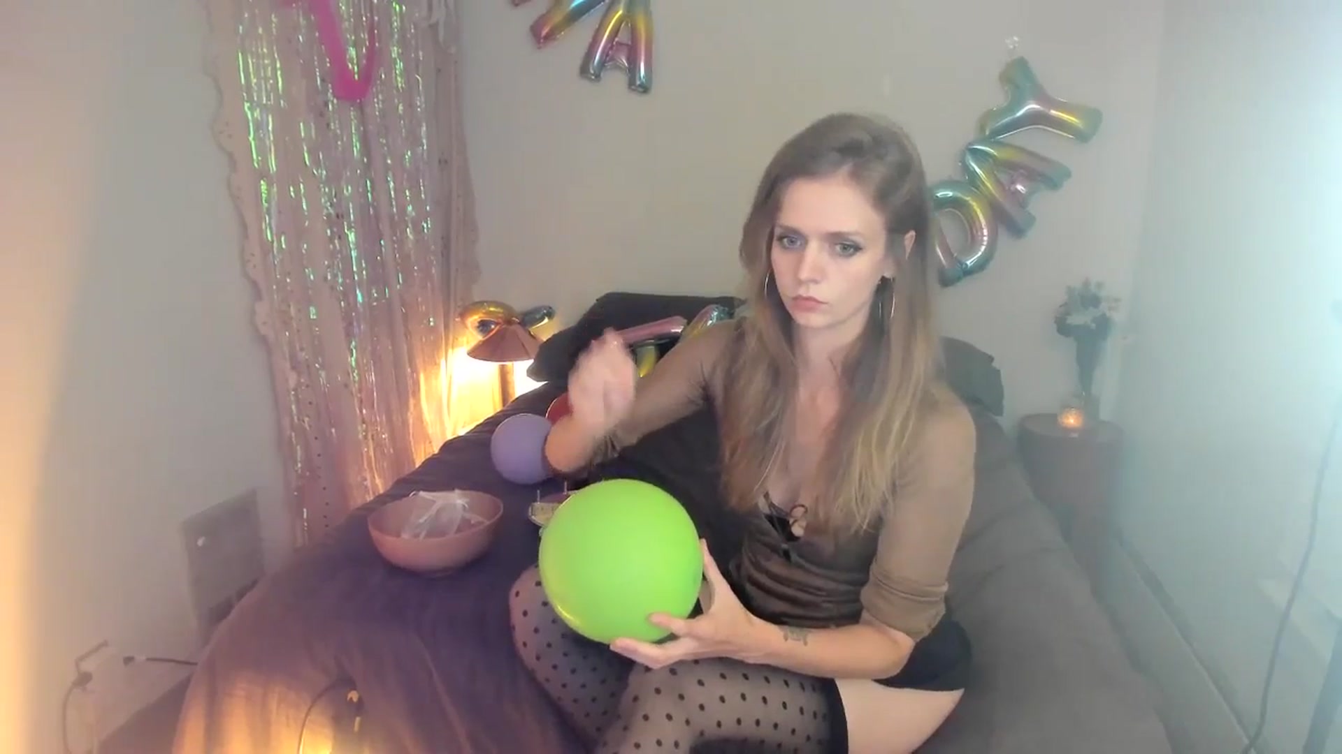Gallery image thumbnail from muffinmoon's myfreecams stream on, 08/17/2025, 08:06 image 10 of 20