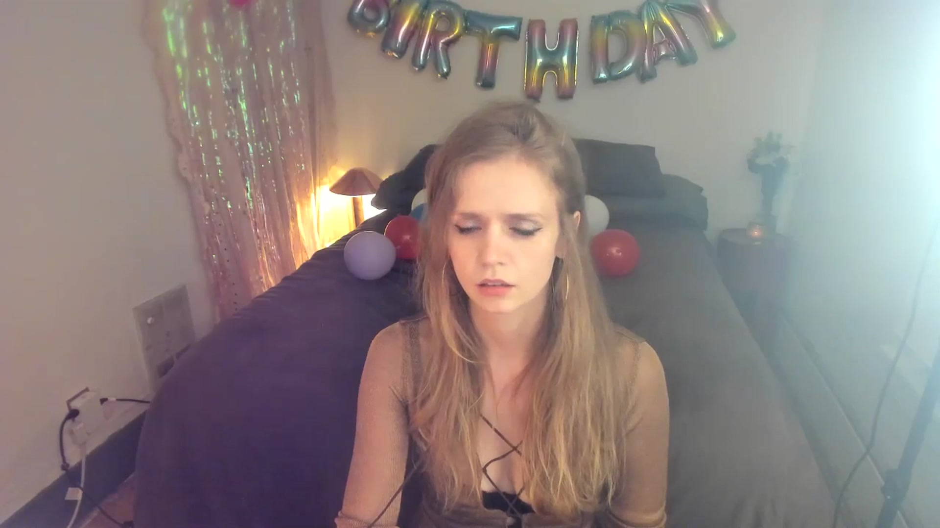Gallery image thumbnail from muffinmoon's myfreecams stream on, 08/17/2025, 08:06 image 4 of 20