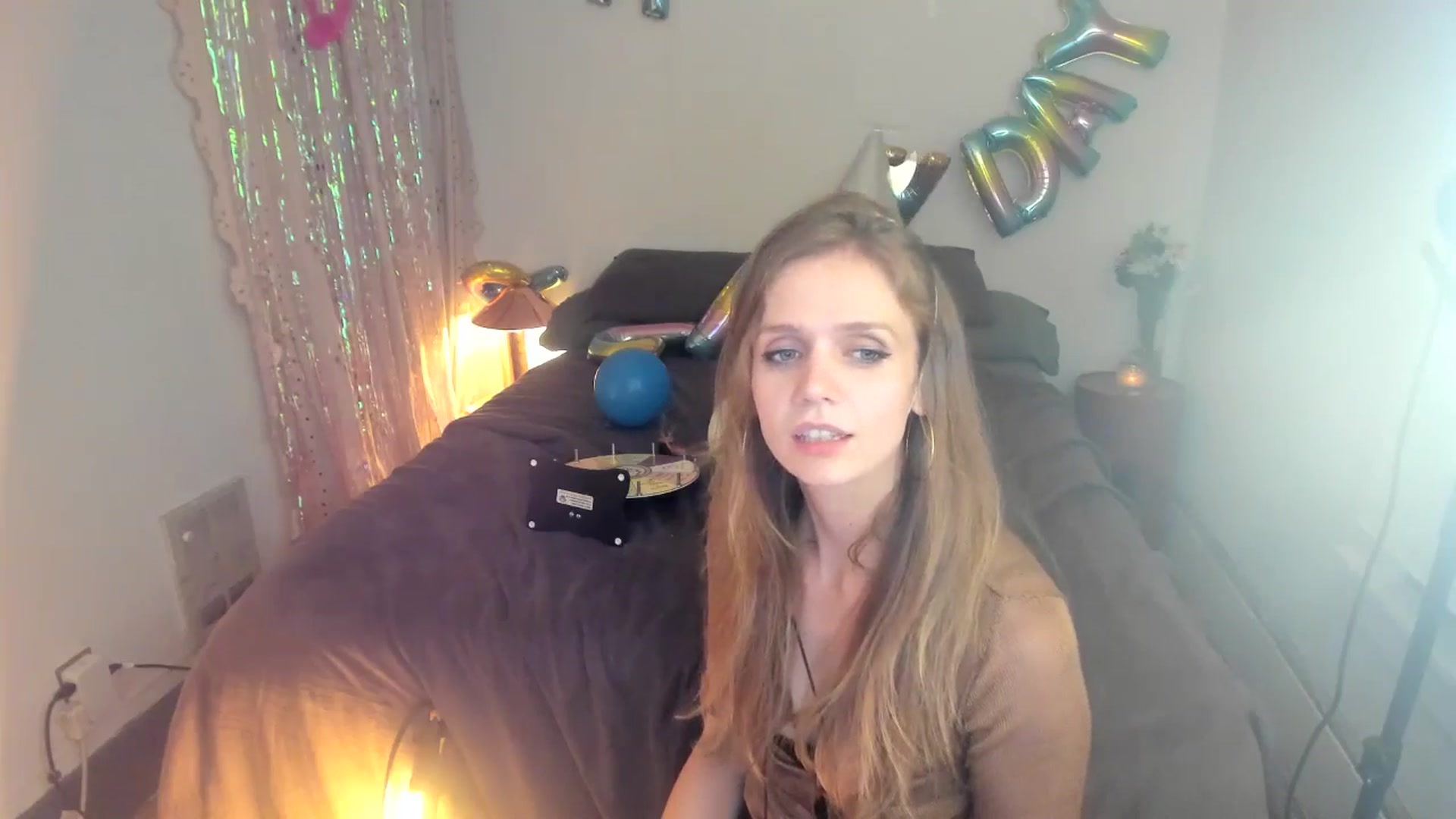 Gallery image thumbnail from muffinmoon's myfreecams stream on, 08/17/2025, 08:06 image 18 of 20