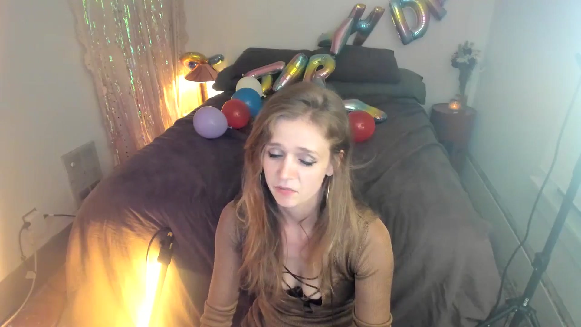 Gallery image thumbnail from muffinmoon's myfreecams stream on, 08/17/2025, 08:06 image 13 of 20
