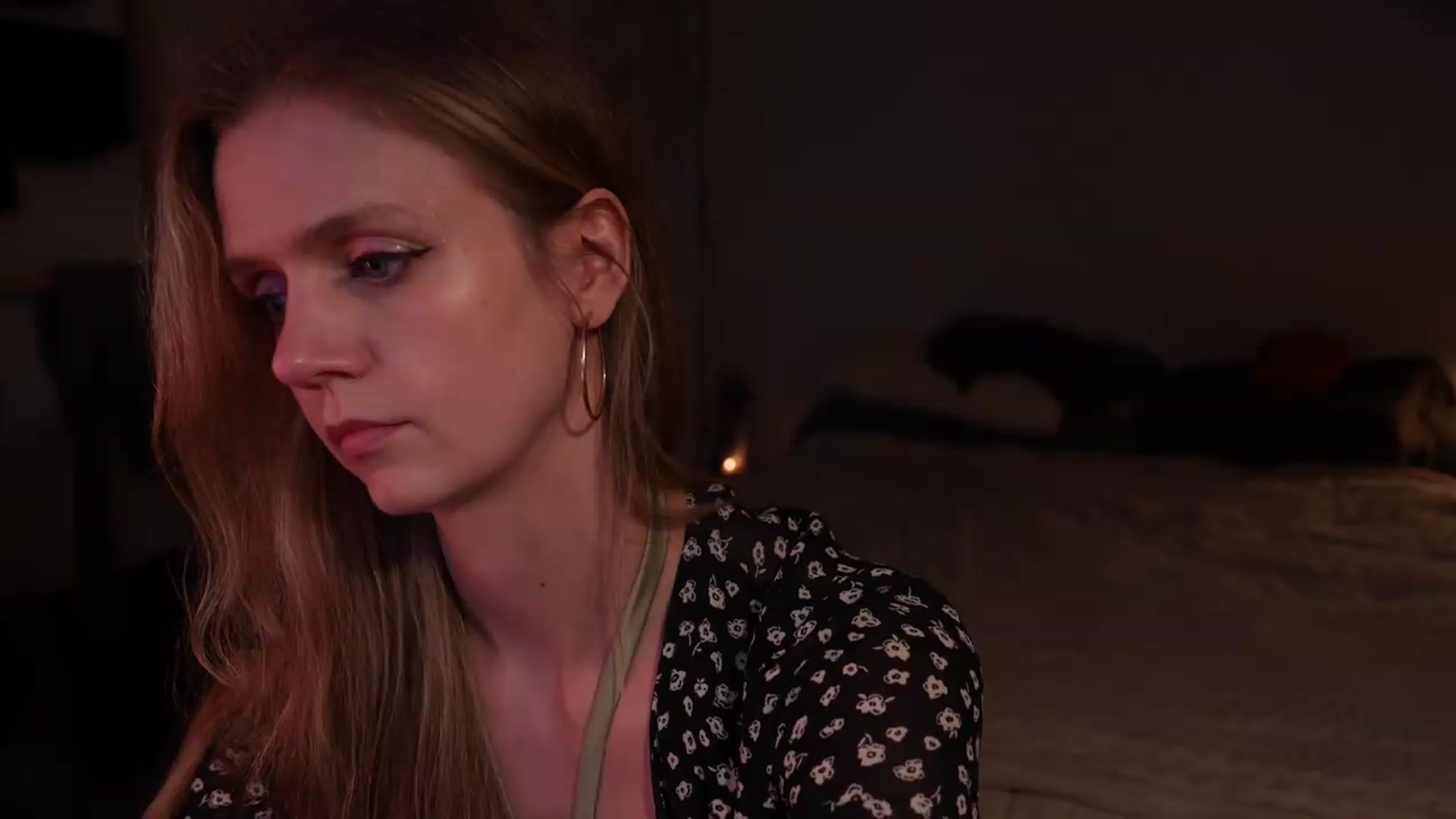 Gallery image thumbnail from muffinmoon's myfreecams stream on, 05/17/2026, 06:27 image 16 of 20