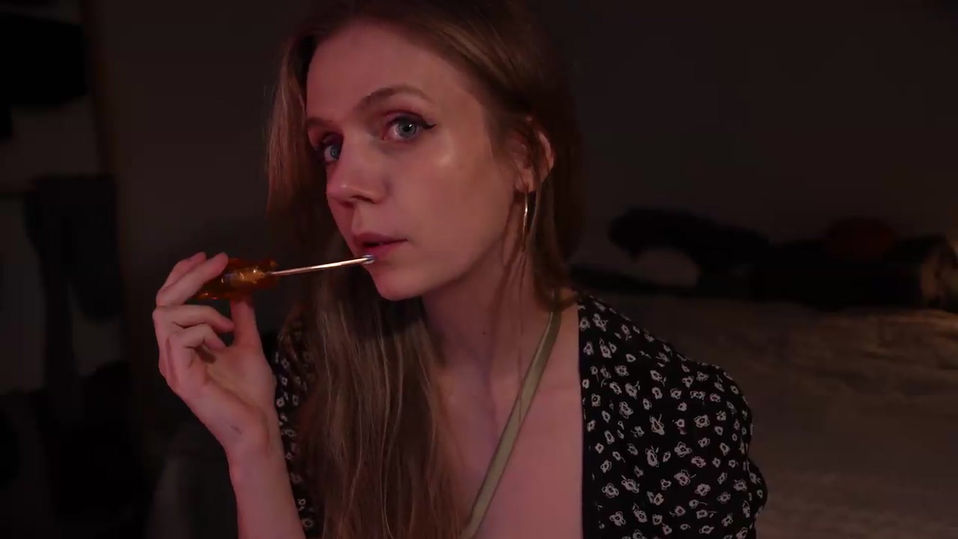 Gallery image thumbnail from muffinmoon's myfreecams stream on, 05/17/2026, 06:27 image 15 of 20