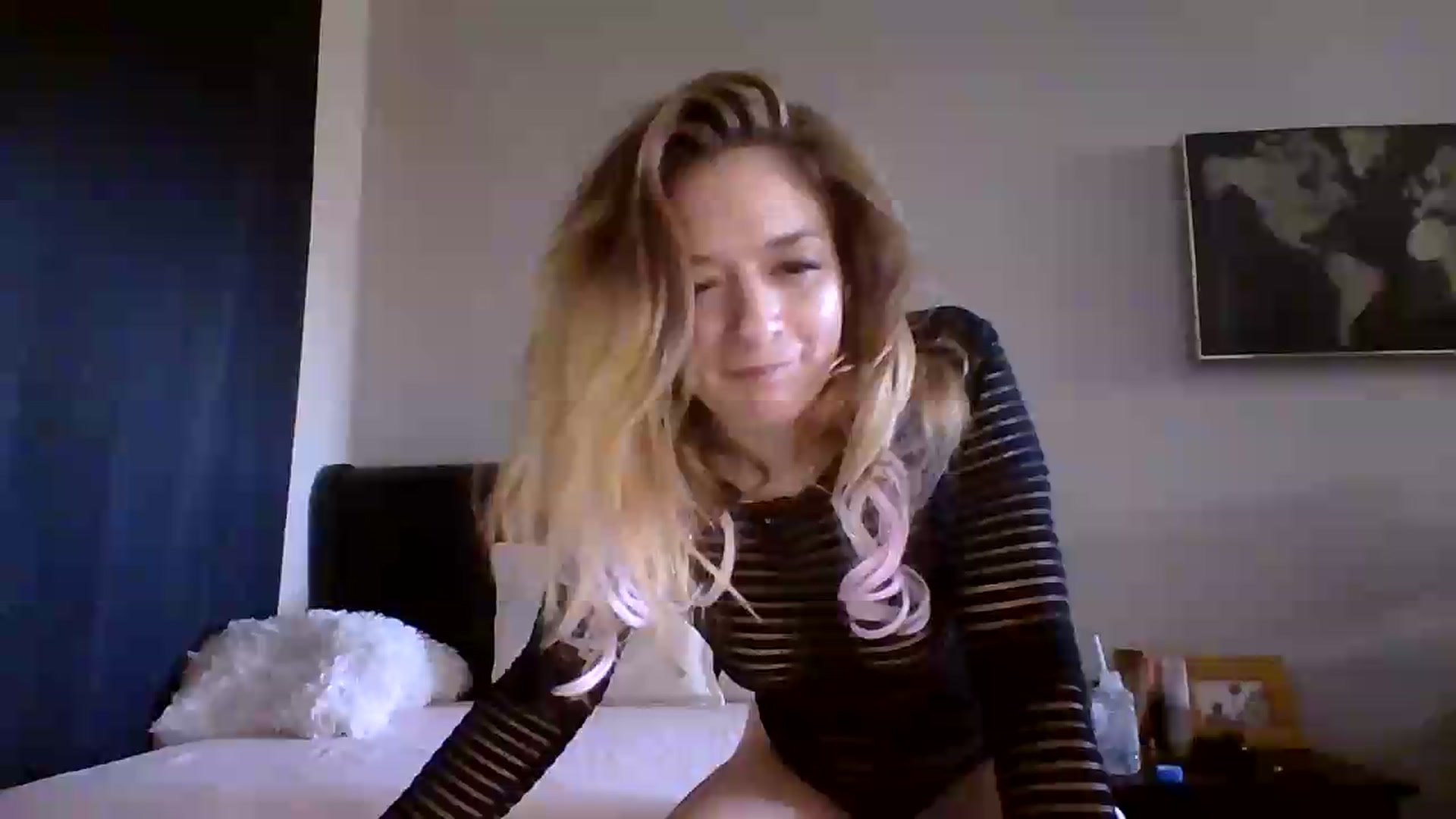 Gallery image thumbnail from mylabearxo's myfreecams stream on, 08/17/2026, 17:21 image 17 of 20