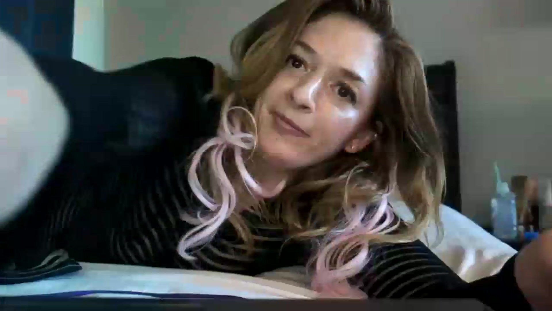 Gallery image thumbnail from mylabearxo's myfreecams stream on, 08/17/2026, 17:33 image 7 of 20