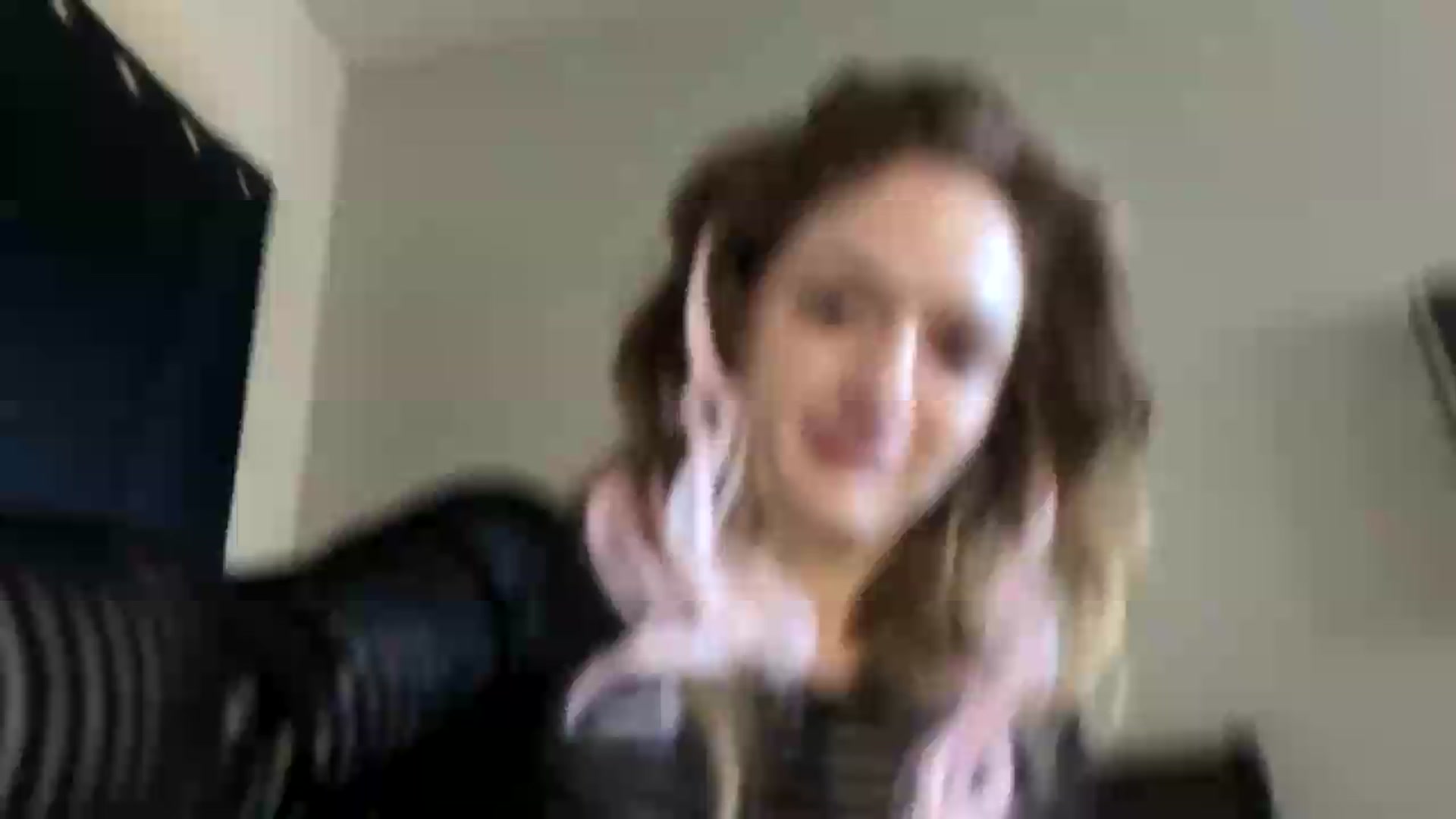 Gallery image thumbnail from mylabearxo's myfreecams stream on, 08/17/2026, 17:33 image 16 of 20