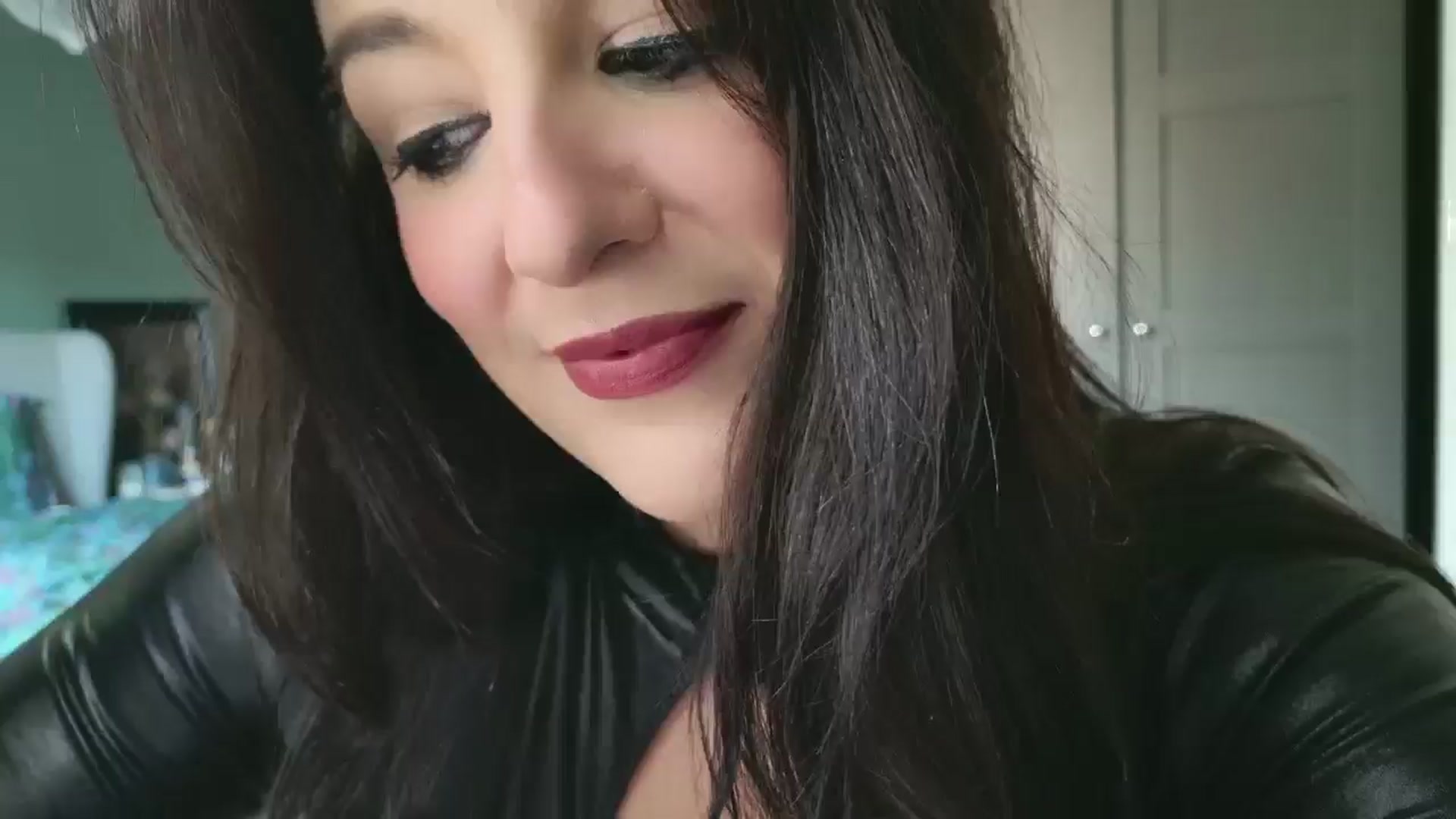 Gallery image thumbnail from mysteryriver's myfreecams stream on, 12/30/2024, 13:32 image 4 of 20