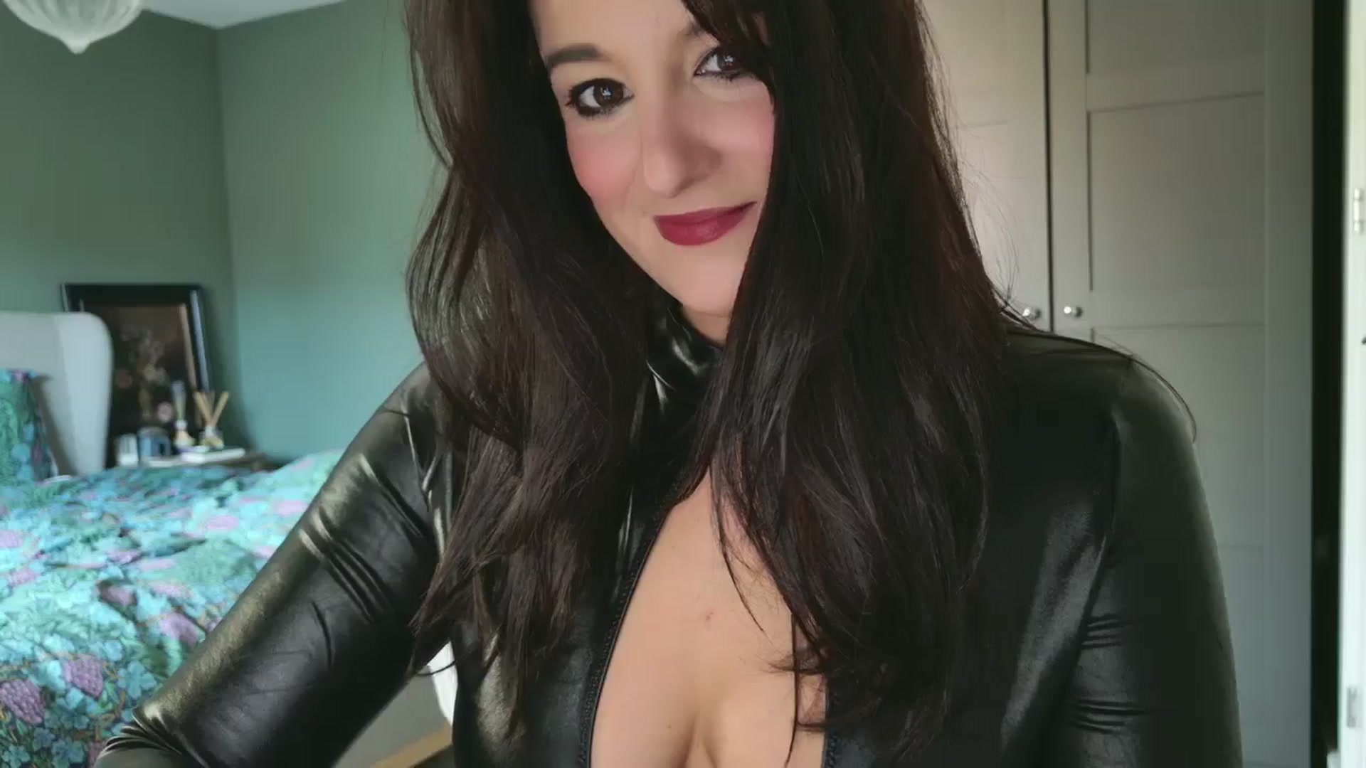 Gallery image thumbnail from mysteryriver's myfreecams stream on, 12/30/2024, 13:32 image 9 of 20