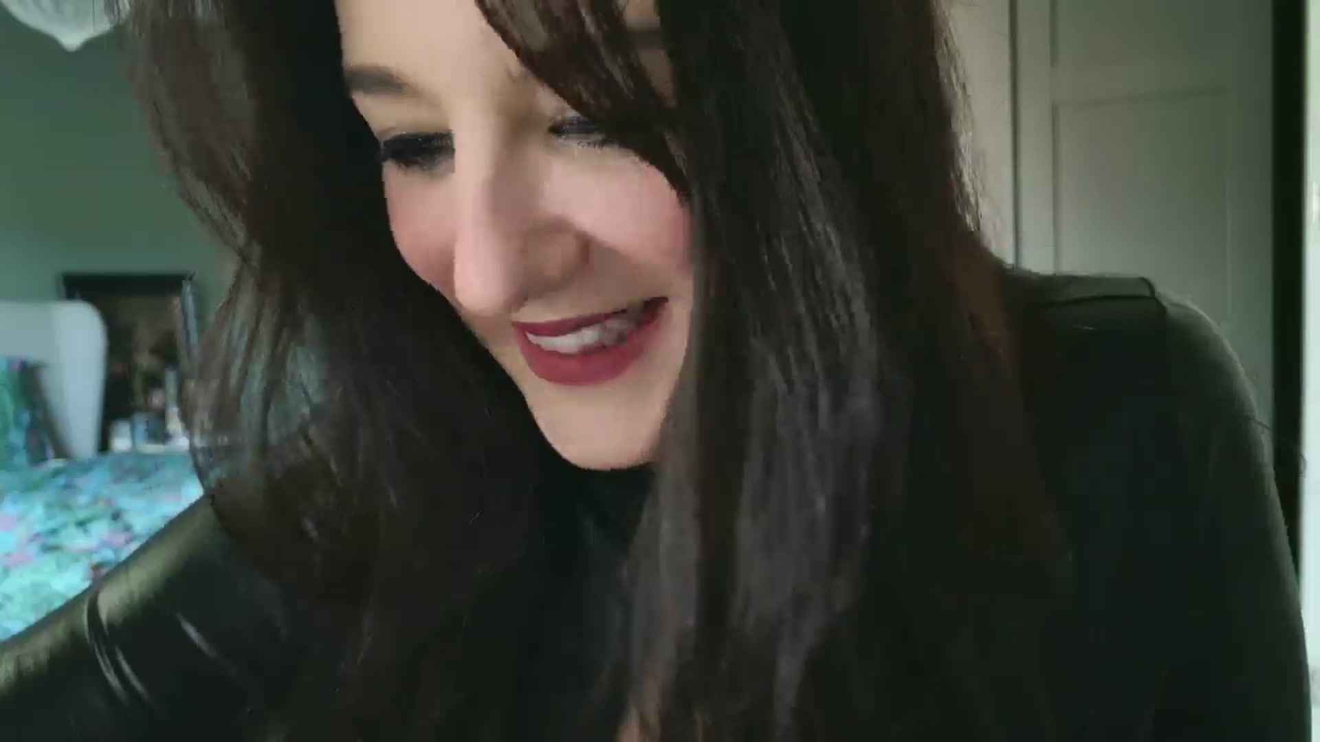 Gallery image thumbnail from mysteryriver's myfreecams stream on, 12/30/2024, 13:32 image 10 of 20