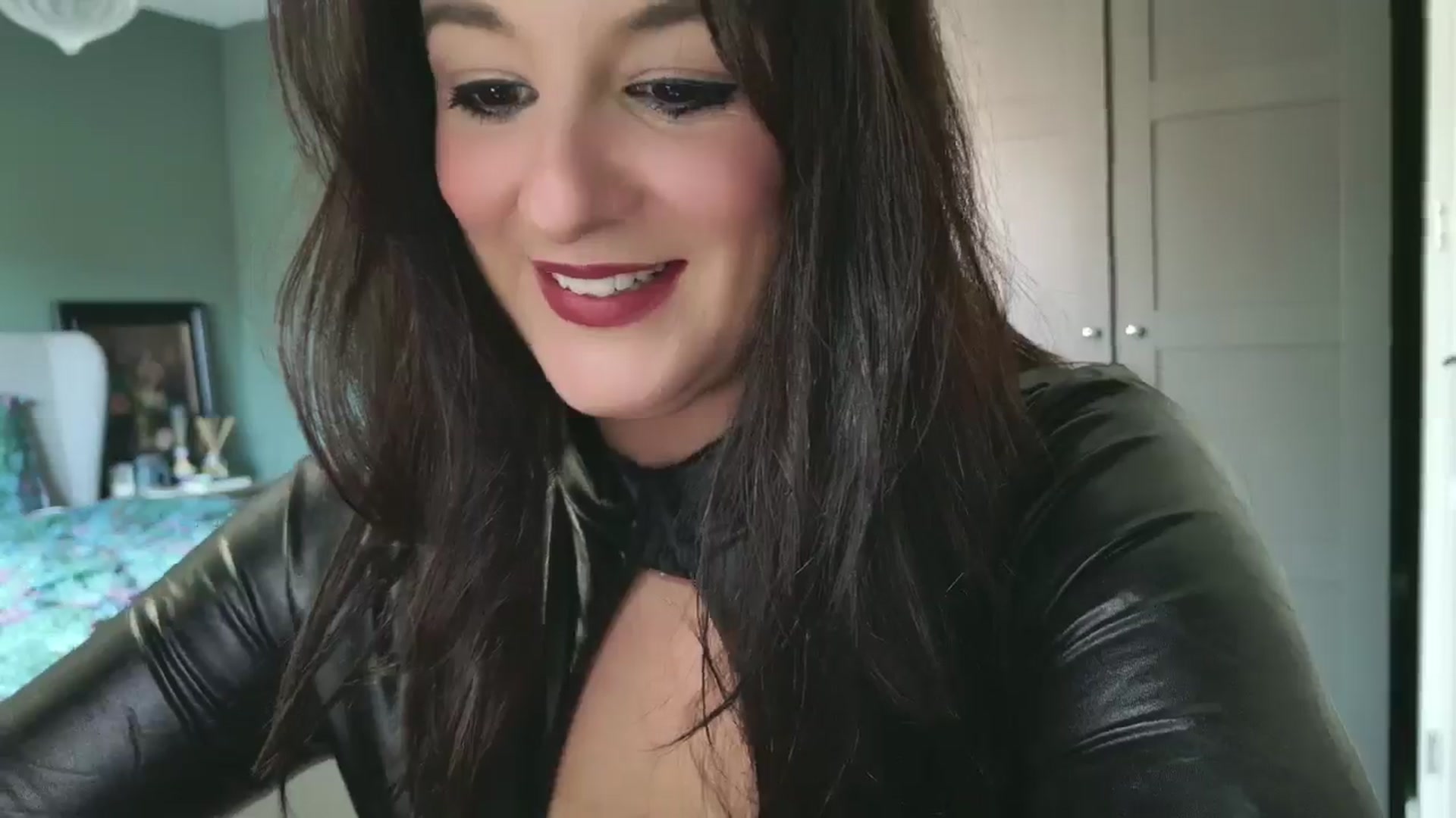 Gallery image thumbnail from mysteryriver's myfreecams stream on, 12/30/2024, 13:32 image 15 of 20
