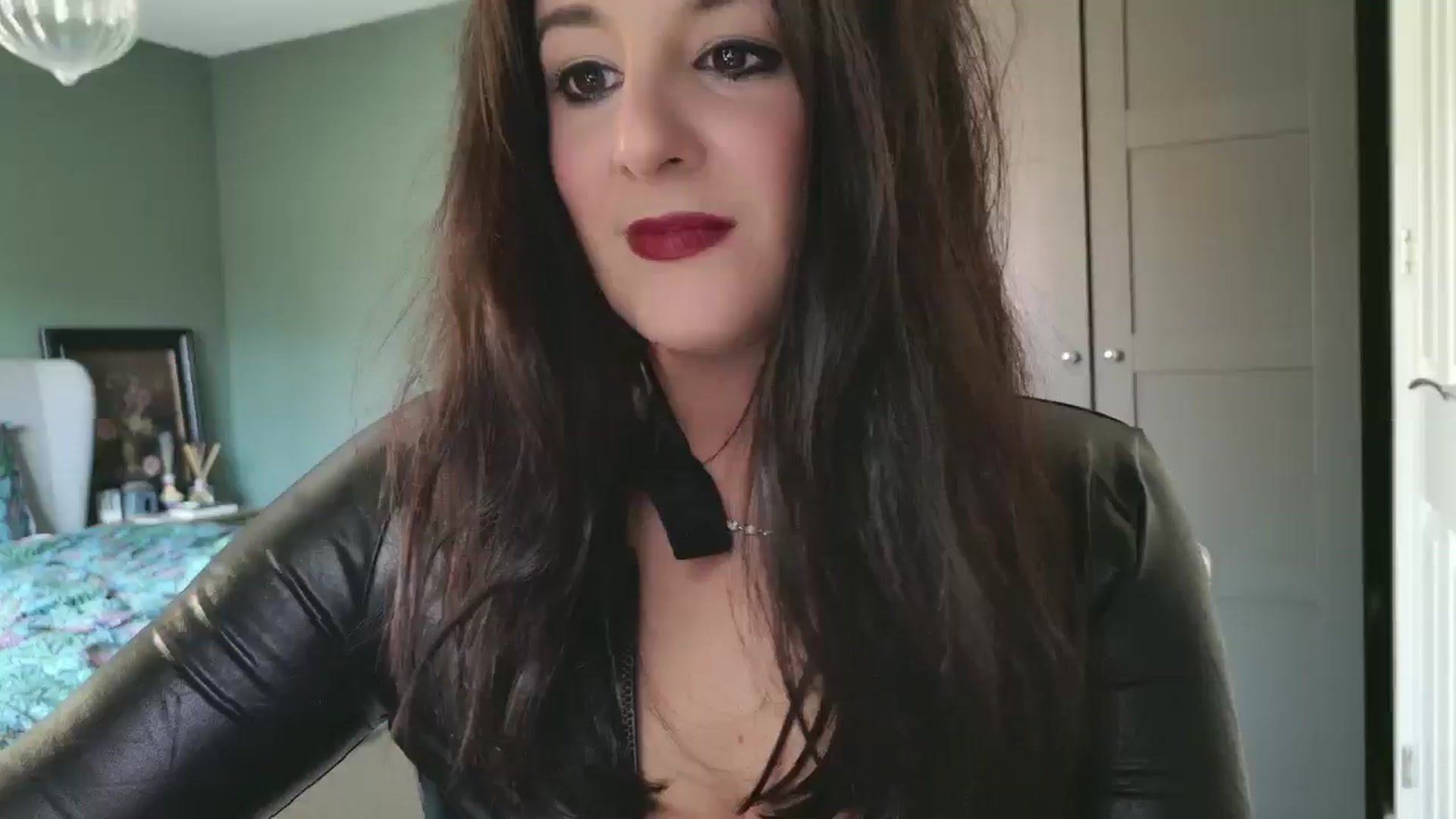 Gallery image thumbnail from mysteryriver's myfreecams stream on, 12/30/2024, 14:20 image 11 of 20