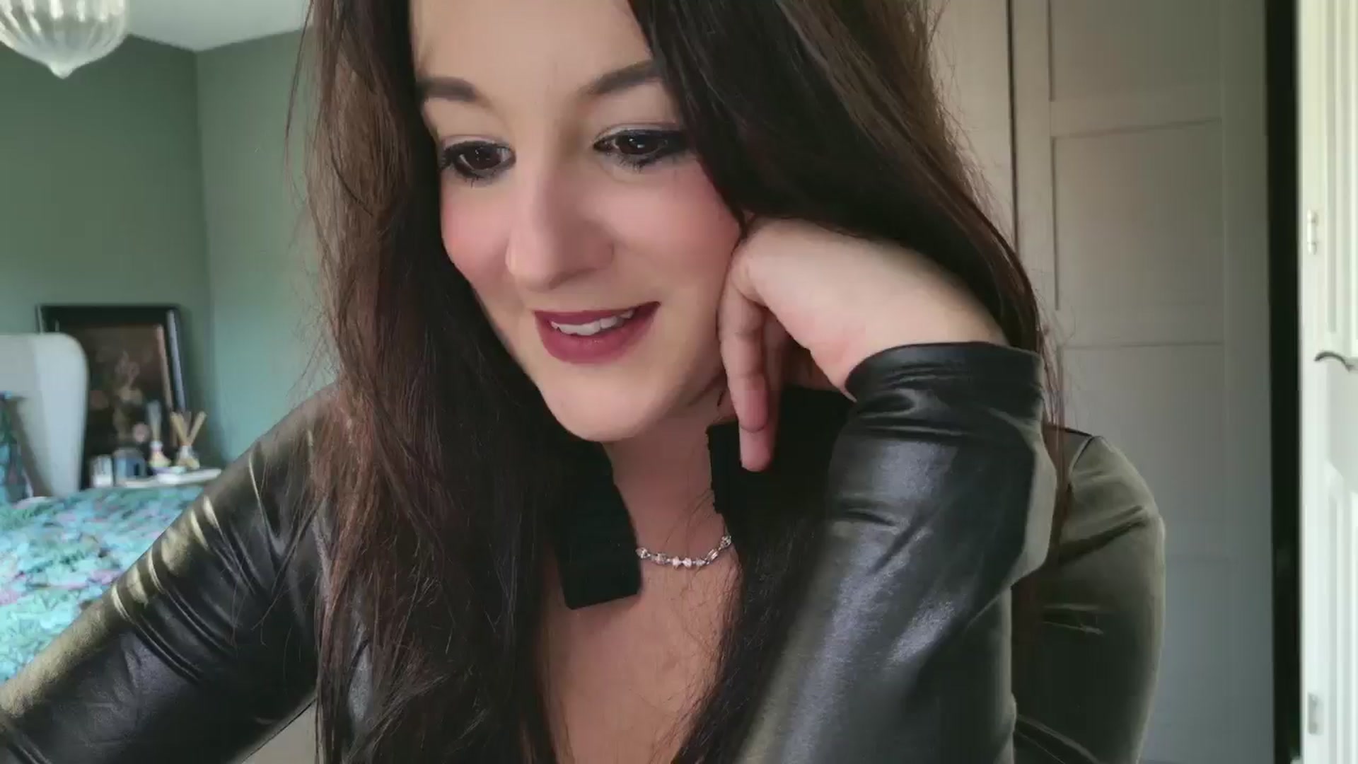 Gallery image thumbnail from mysteryriver's myfreecams stream on, 12/30/2024, 14:20 image 9 of 20