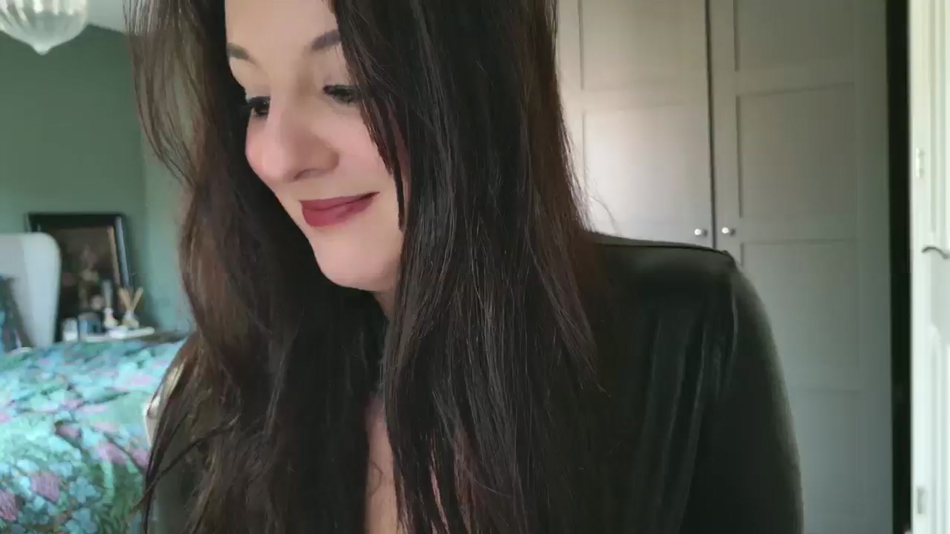 Gallery image thumbnail from mysteryriver's myfreecams stream on, 12/30/2024, 14:20 image 3 of 20