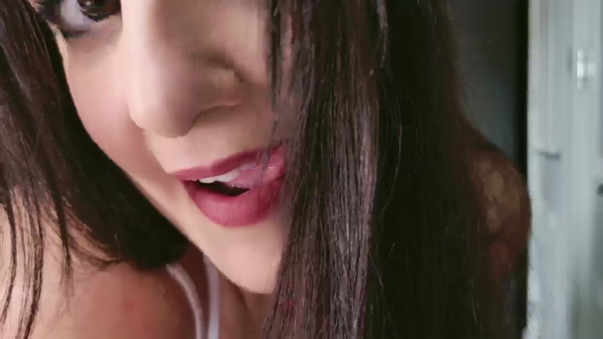 Gallery image thumbnail from mysteryriver's myfreecams stream on, 01/06/2025, 12:47 image 10 of 20