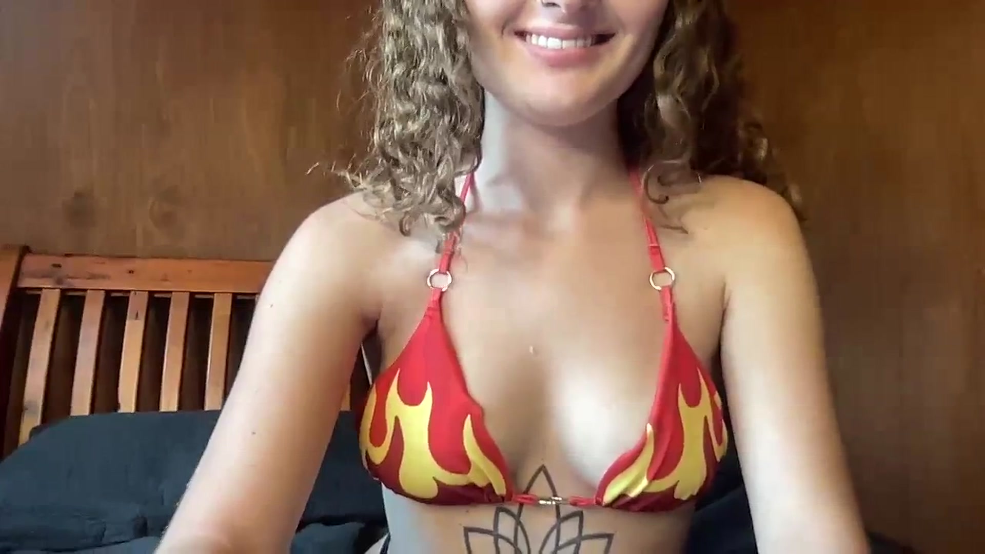 Gallery image thumbnail from mysticgirl333's myfreecams stream on, 03/27/2024, 24:56 image 2 of 20