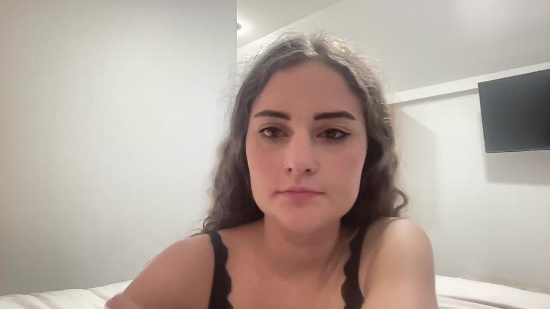 Gallery image thumbnail from mysticgirl333's myfreecams stream on, 04/16/2024, 12:50 image 16 of 20