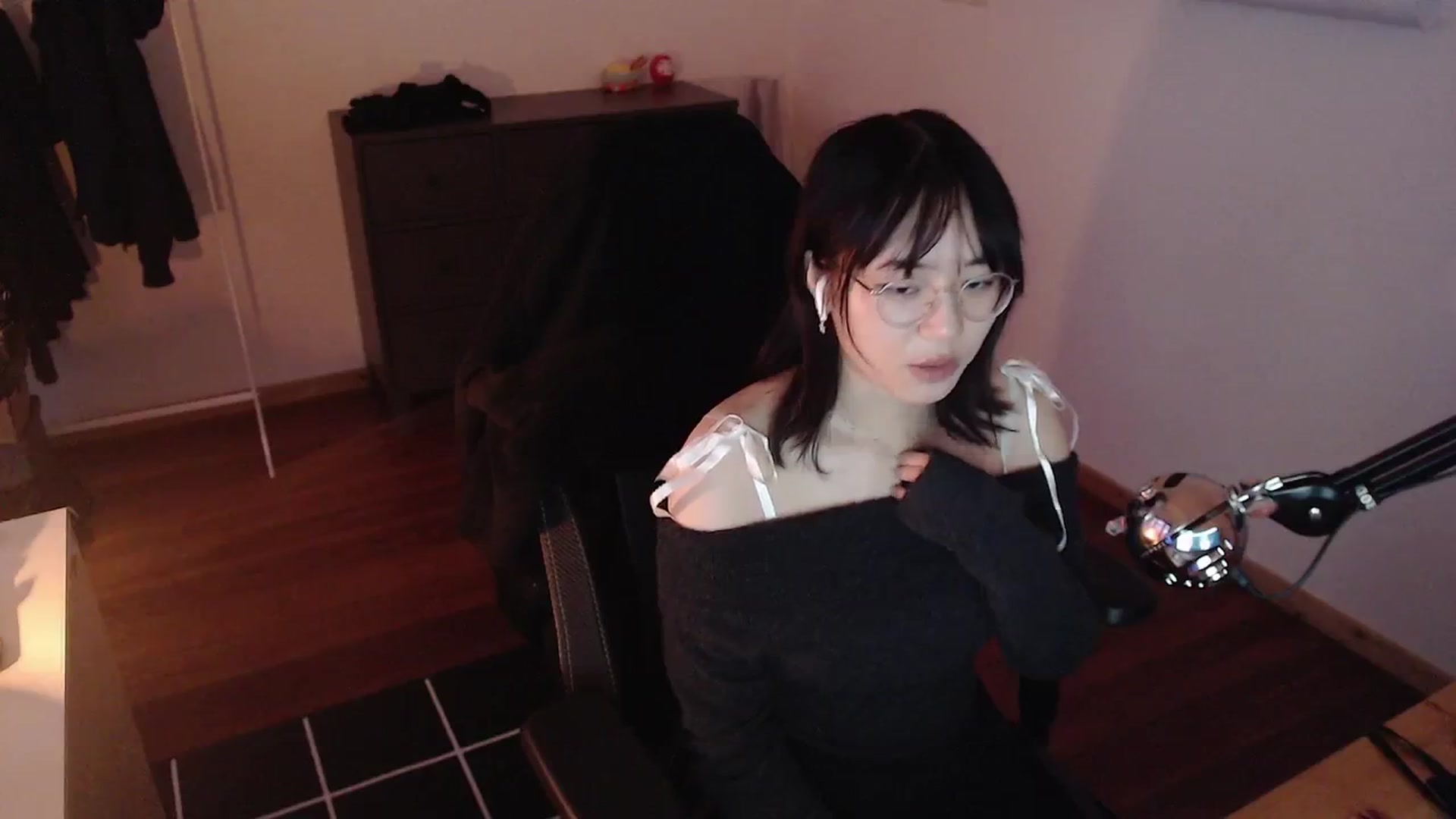 Gallery image thumbnail from n435899's myfreecams stream on, 02/14/2024, 17:26 image 10 of 20