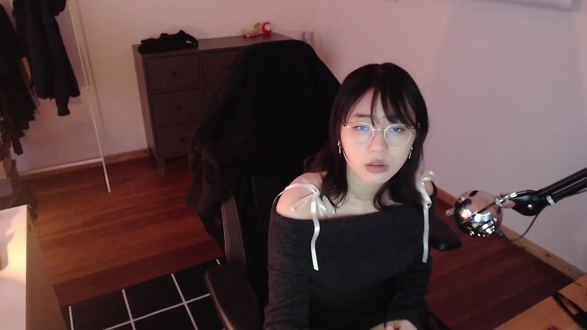 Gallery image thumbnail from n435899's myfreecams stream on, 02/14/2024, 17:26 image 1 of 20